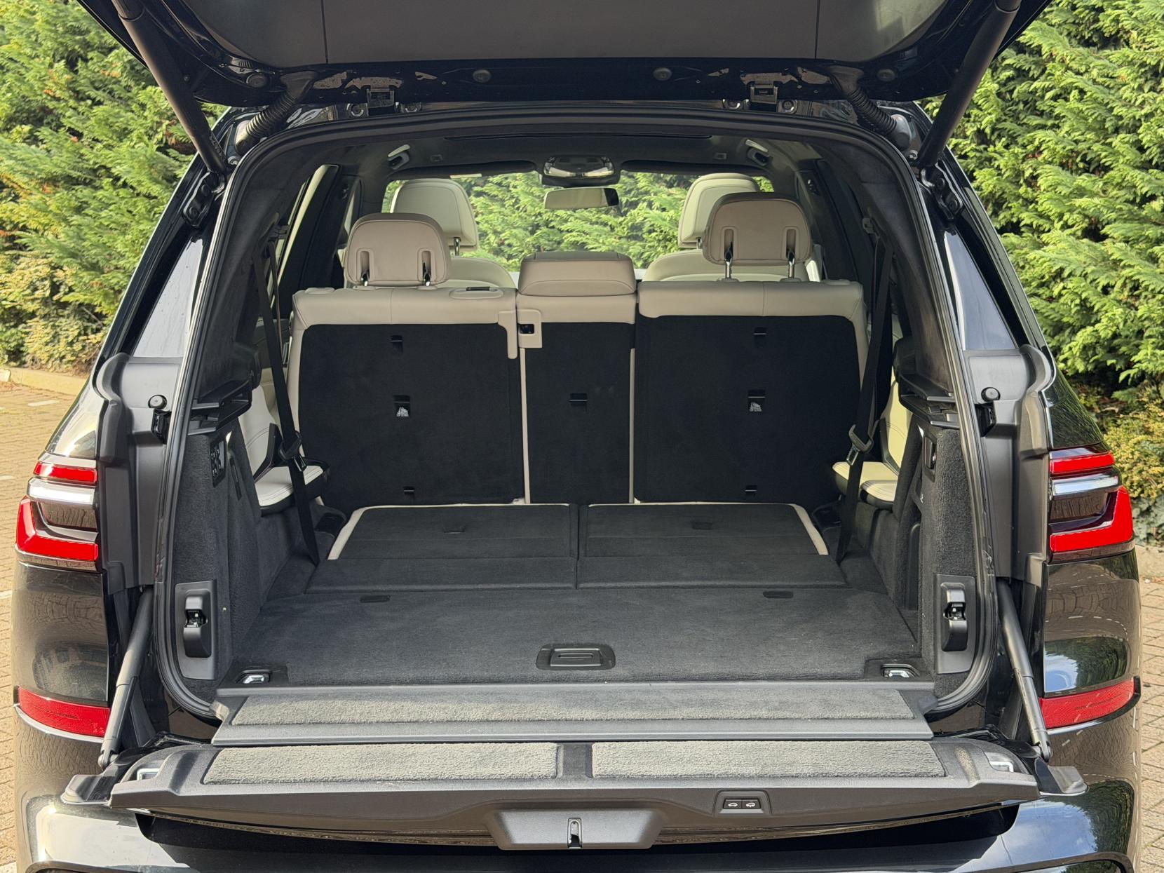 BMW X7 3.0 40d MHT M Sport SUV 5dr Diesel Hybrid Auto xDrive Euro 6 (s/s) (352 ps)