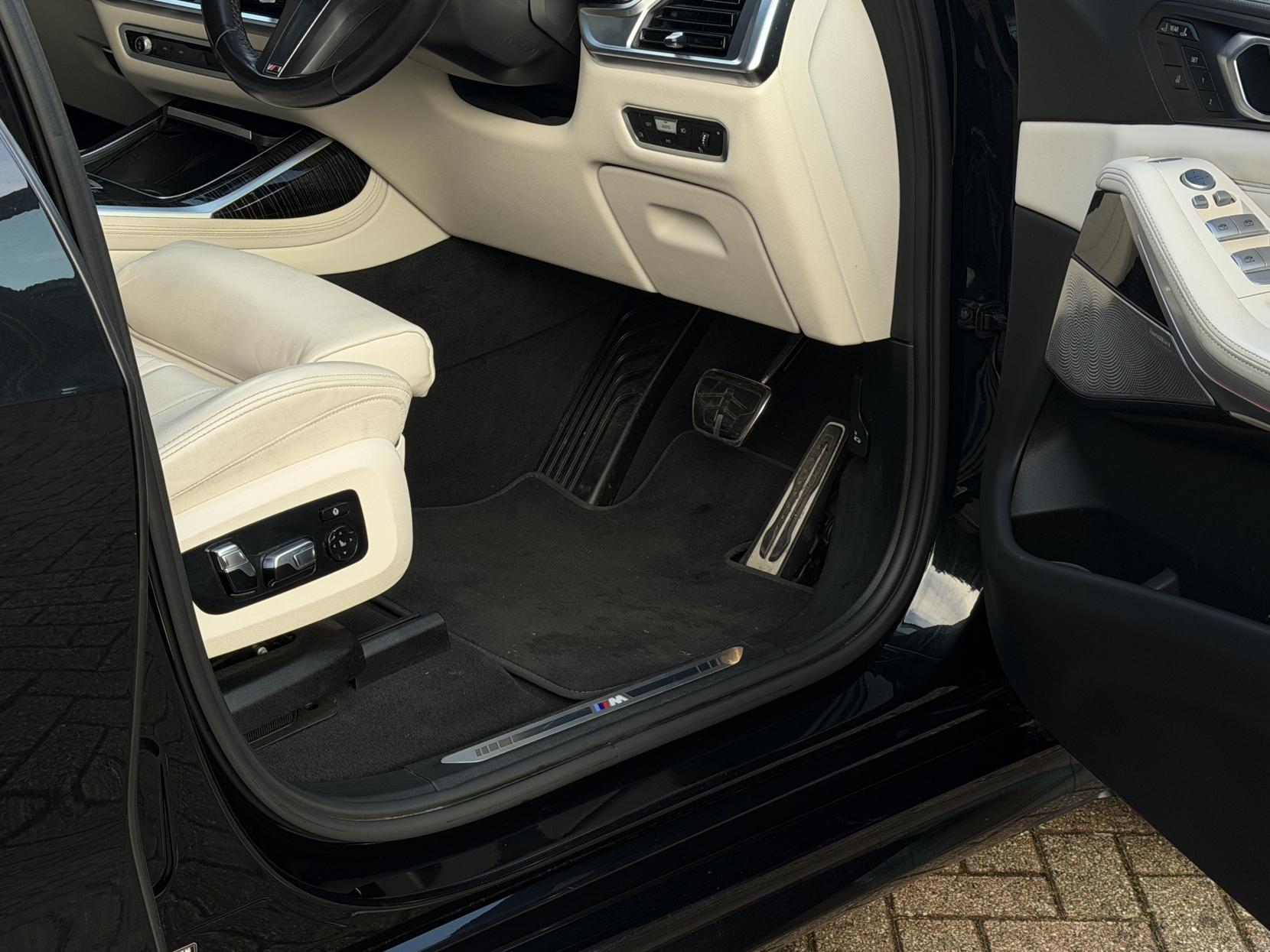 BMW X7 3.0 40d MHT M Sport SUV 5dr Diesel Hybrid Auto xDrive Euro 6 (s/s) (352 ps)