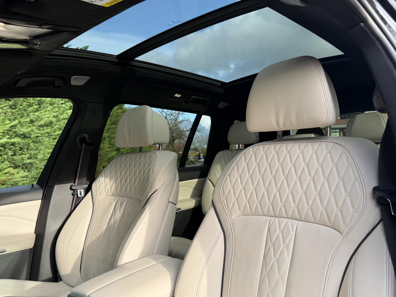 BMW X7 3.0 40d MHT M Sport SUV 5dr Diesel Hybrid Auto xDrive Euro 6 (s/s) (352 ps)