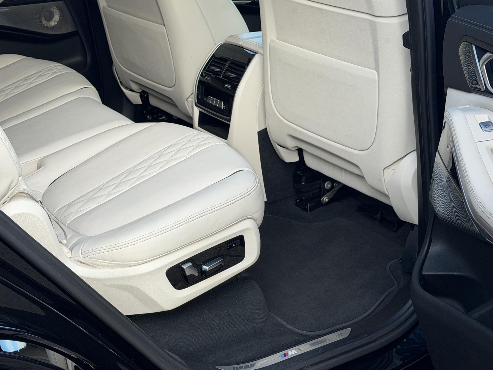 BMW X7 3.0 40d MHT M Sport SUV 5dr Diesel Hybrid Auto xDrive Euro 6 (s/s) (352 ps)