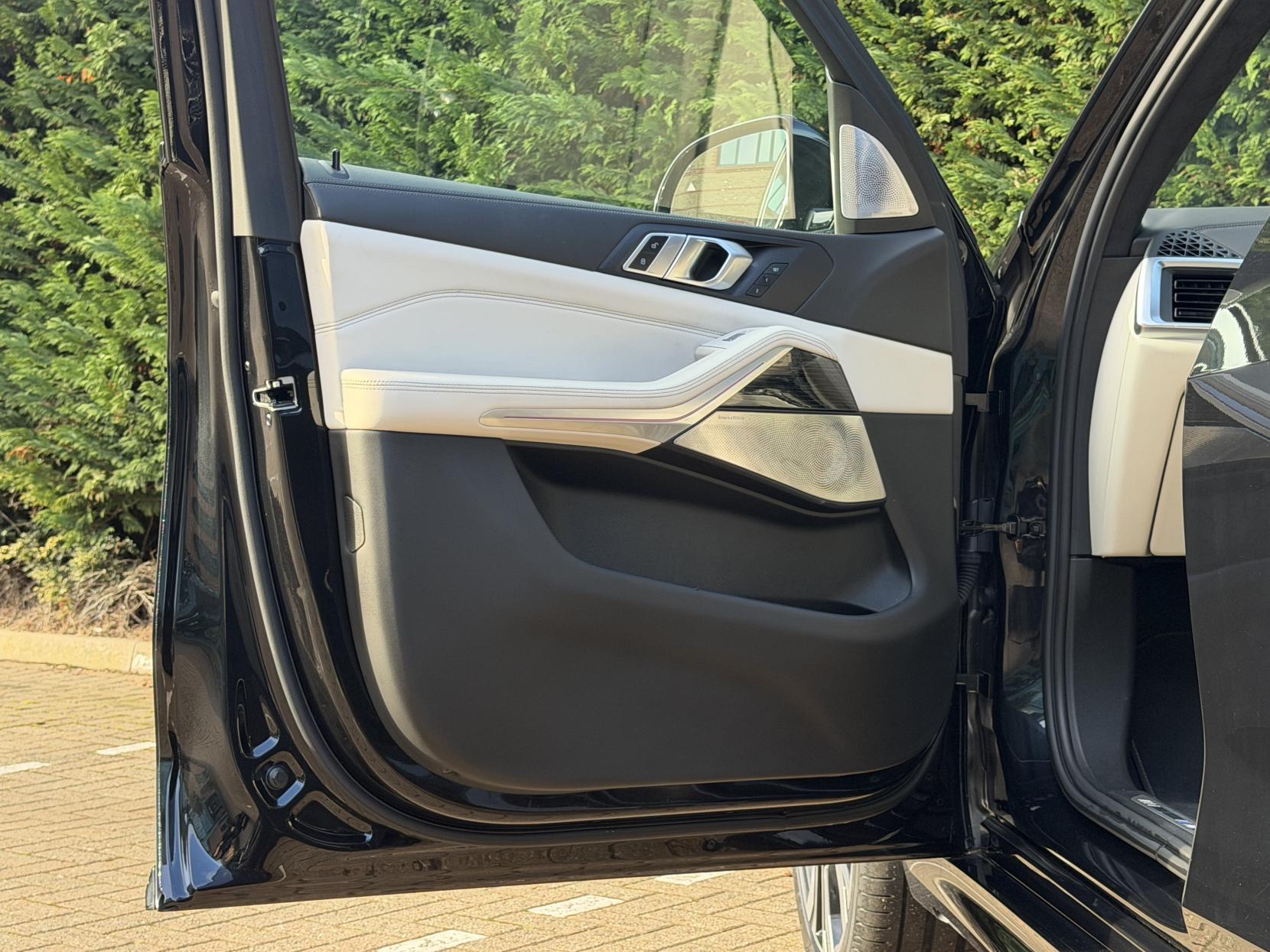 BMW X7 3.0 40d MHT M Sport SUV 5dr Diesel Hybrid Auto xDrive Euro 6 (s/s) (352 ps)