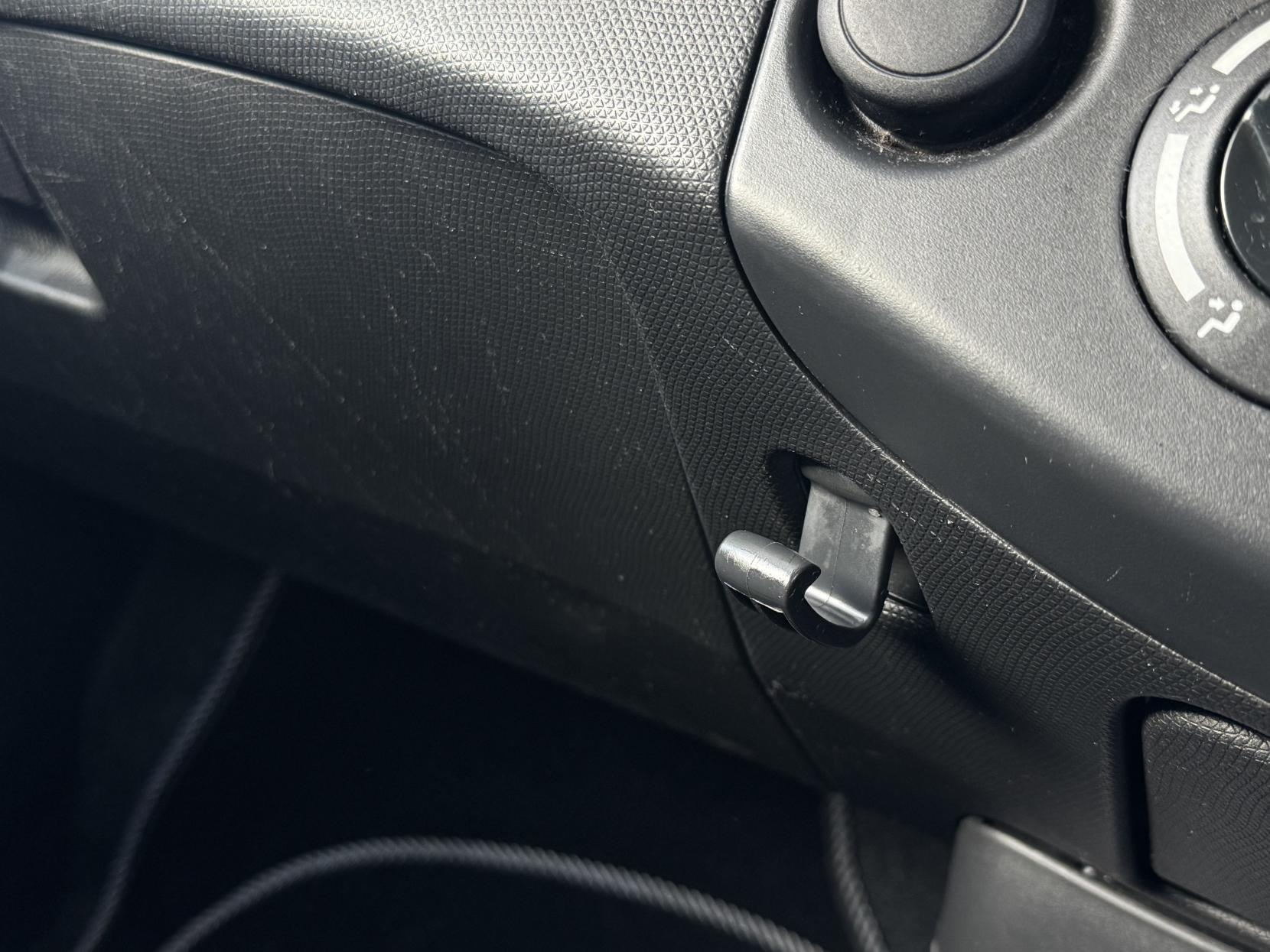 Nissan Micra 1.2 16v n-tec Hatchback 5dr Petrol Manual (139 g/km, 79 bhp)