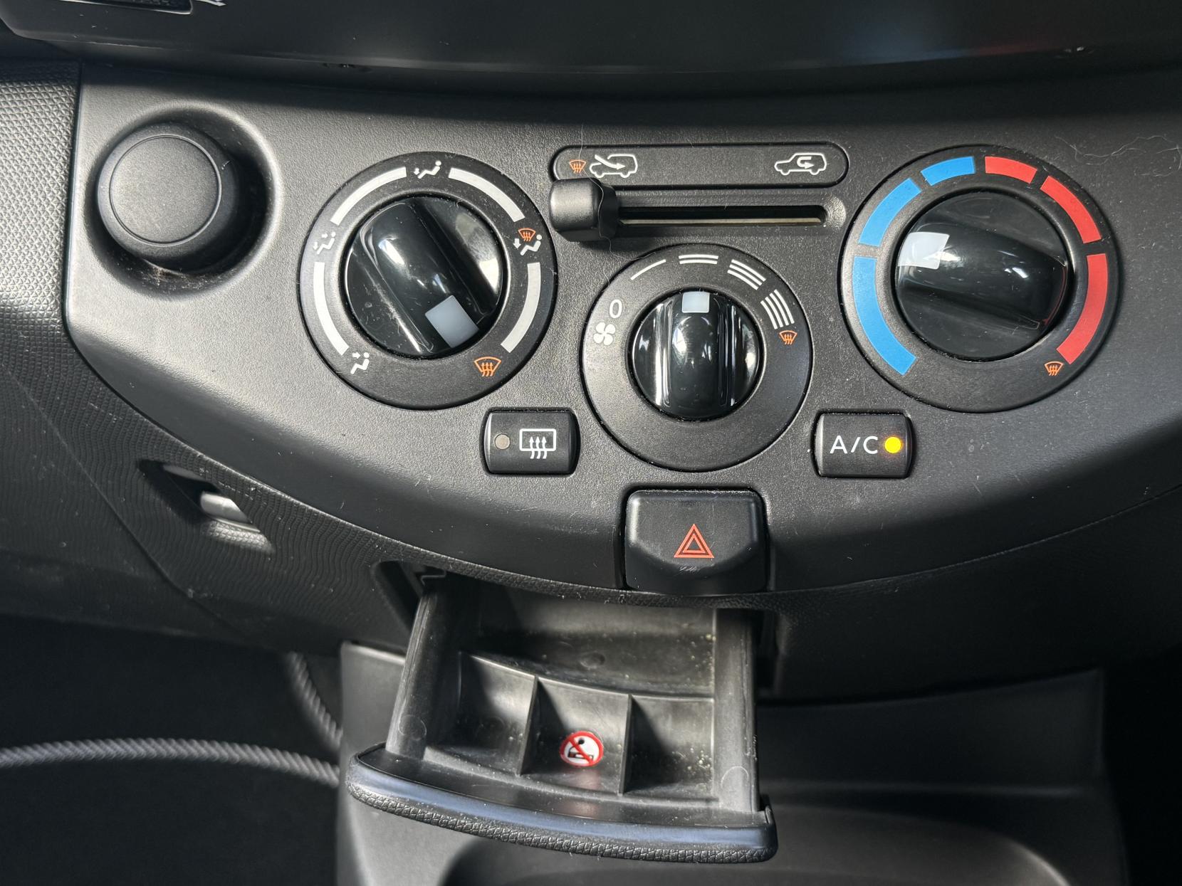 Nissan Micra 1.2 16v n-tec Hatchback 5dr Petrol Manual (139 g/km, 79 bhp)