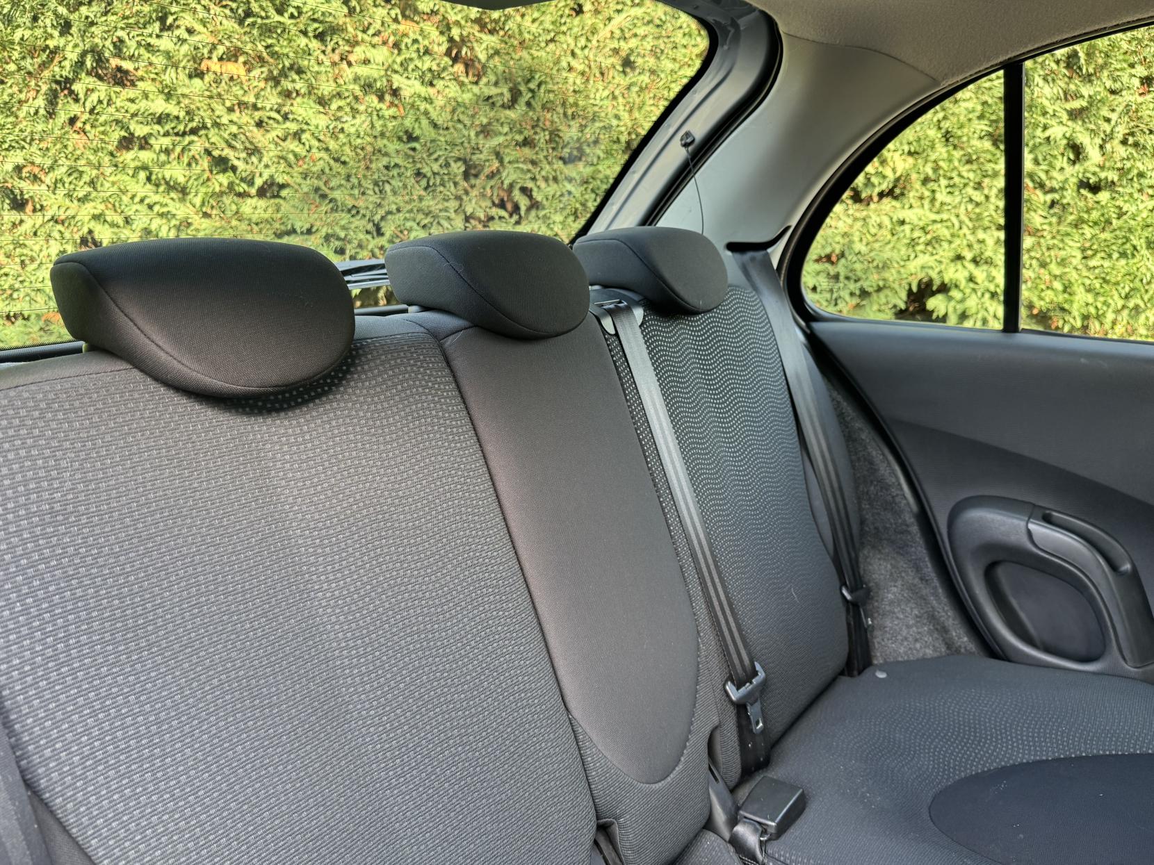 Nissan Micra 1.2 16v n-tec Hatchback 5dr Petrol Manual (139 g/km, 79 bhp)