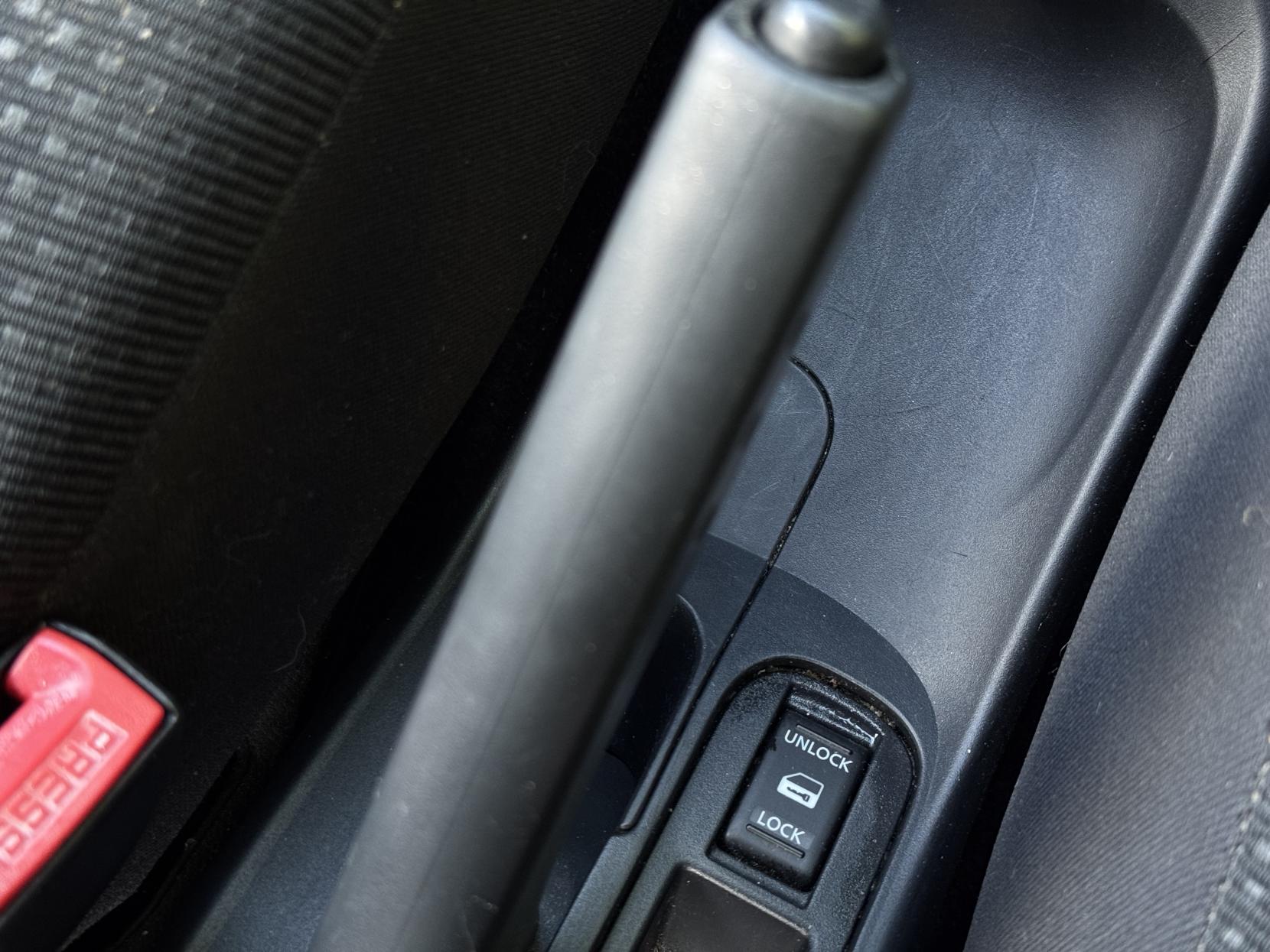 Nissan Micra 1.2 16v n-tec Hatchback 5dr Petrol Manual (139 g/km, 79 bhp)