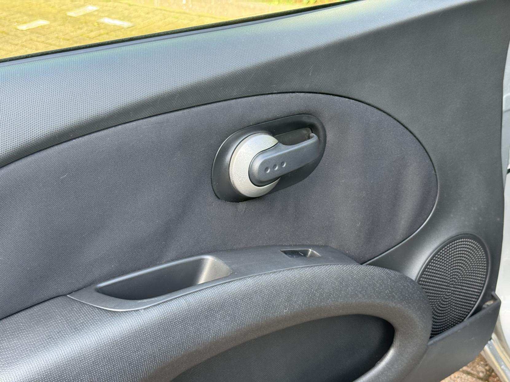 Nissan Micra 1.2 16v n-tec Hatchback 5dr Petrol Manual (139 g/km, 79 bhp)