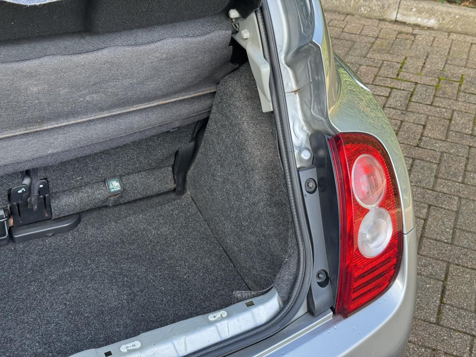 Nissan Micra 1.2 16v n-tec Hatchback 5dr Petrol Manual (139 g/km, 79 bhp)