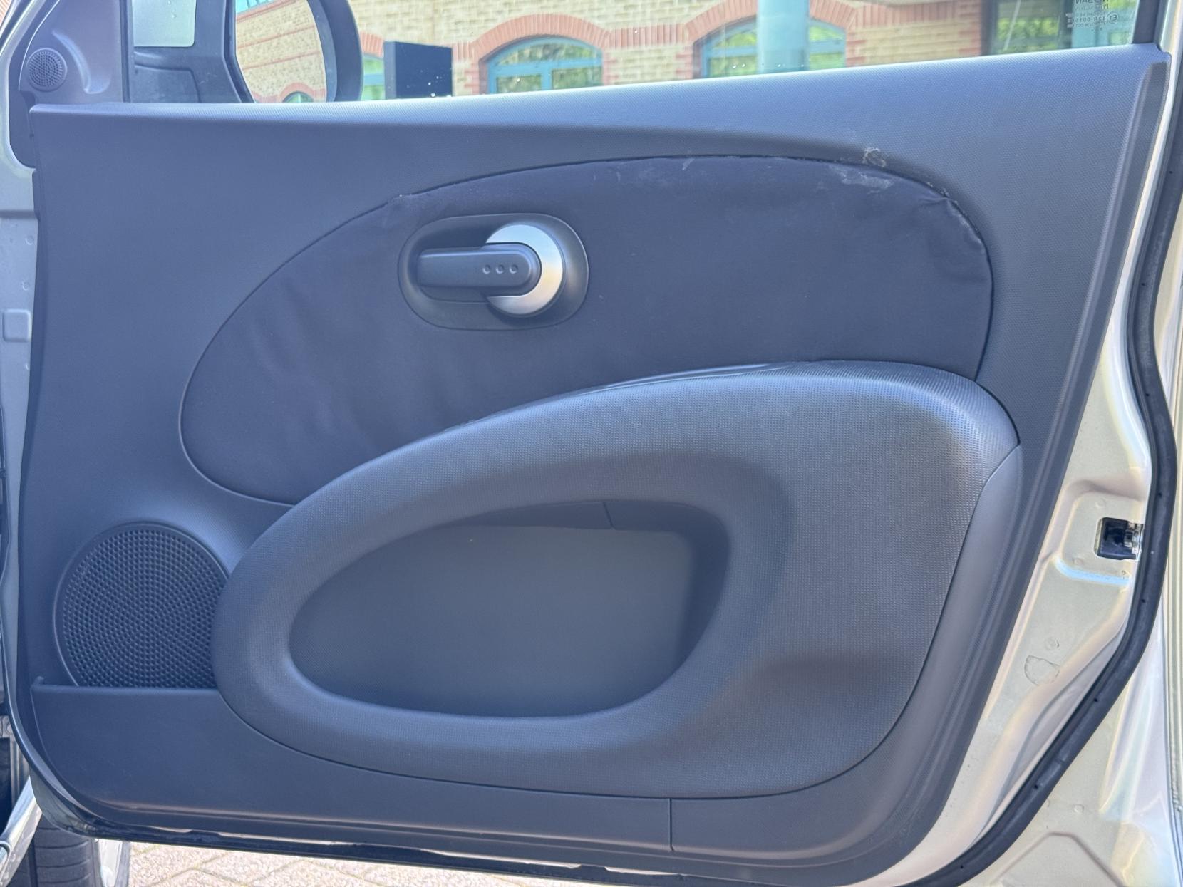 Nissan Micra 1.2 16v n-tec Hatchback 5dr Petrol Manual (139 g/km, 79 bhp)