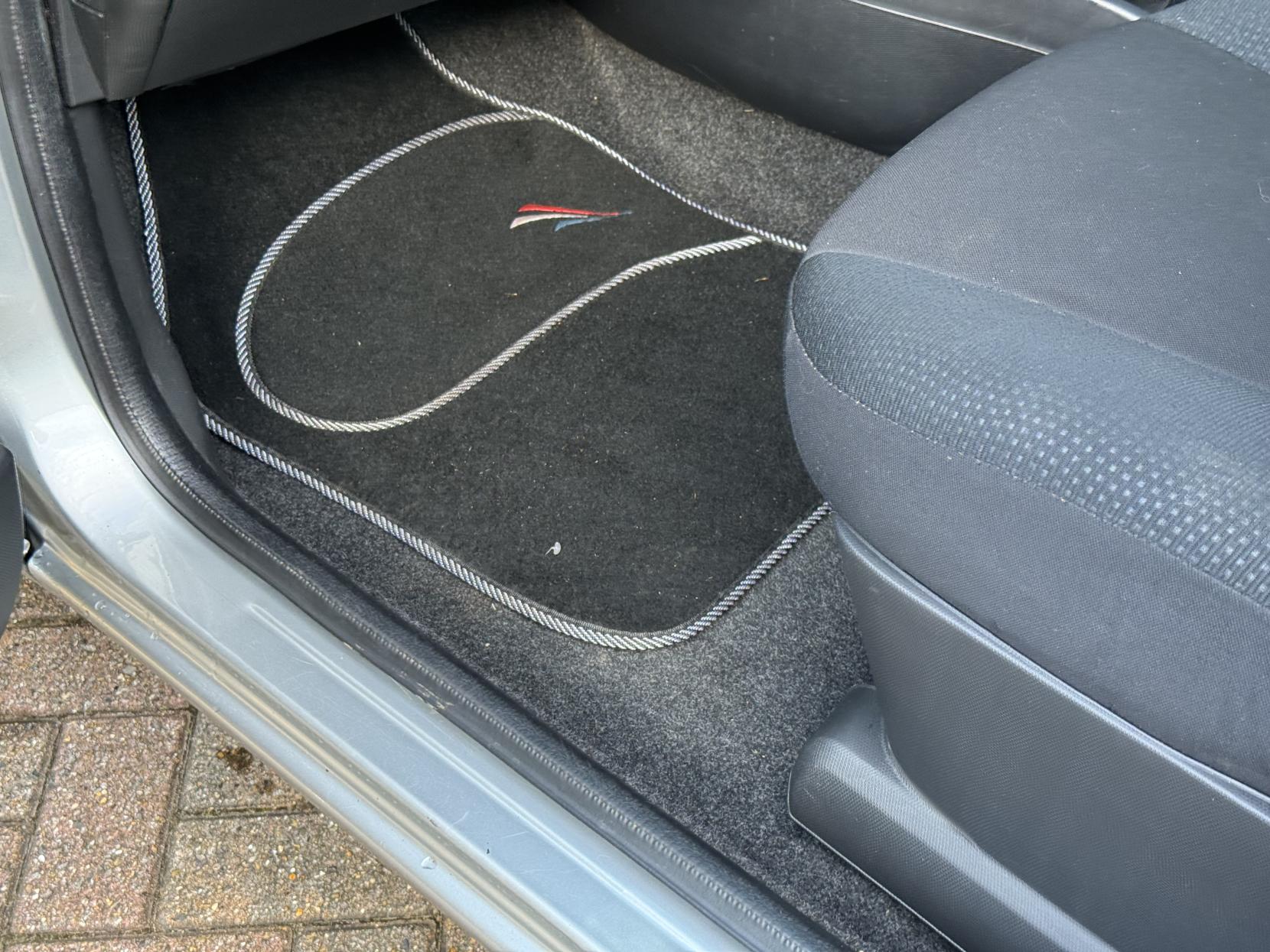 Nissan Micra 1.2 16v n-tec Hatchback 5dr Petrol Manual (139 g/km, 79 bhp)