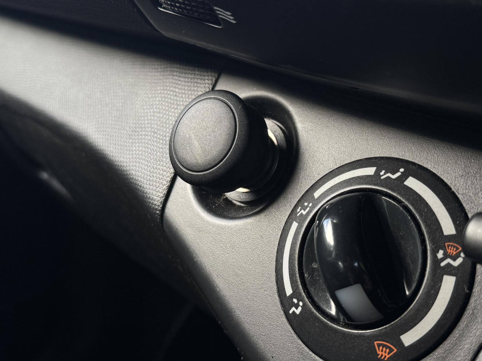 Nissan Micra 1.2 16v n-tec Hatchback 5dr Petrol Manual (139 g/km, 79 bhp)