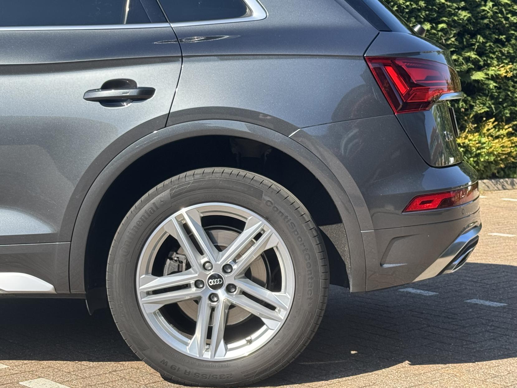 Audi Q5 2.0 TDI 40 S line SUV 5dr Diesel S Tronic quattro Euro 6 (s/s) (204 ps)