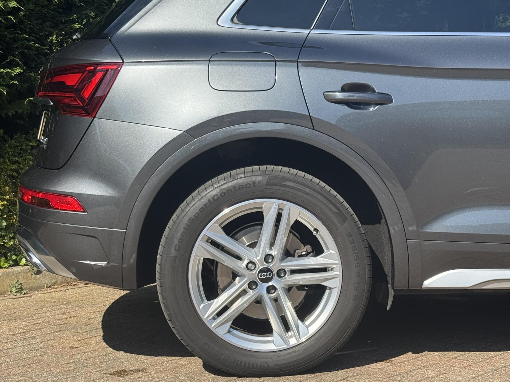 Audi Q5 2.0 TDI 40 S line SUV 5dr Diesel S Tronic quattro Euro 6 (s/s) (204 ps)