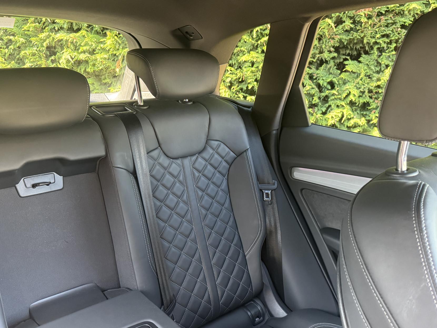 Audi Q5 2.0 TDI 40 S line SUV 5dr Diesel S Tronic quattro Euro 6 (s/s) (204 ps)
