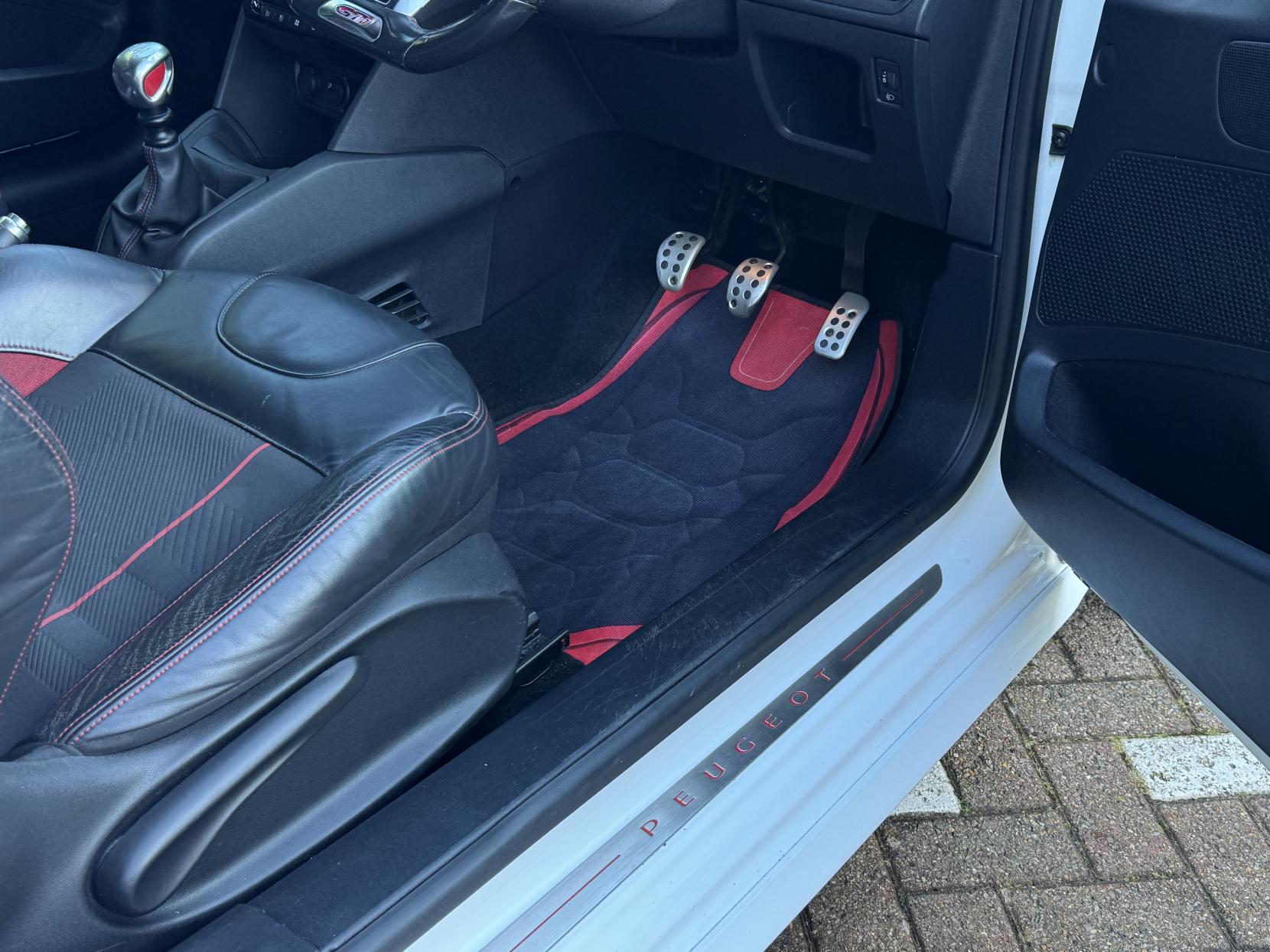 Peugeot 208 1.6 THP GTi Hatchback 3dr Petrol Manual Euro 5 (200 ps)