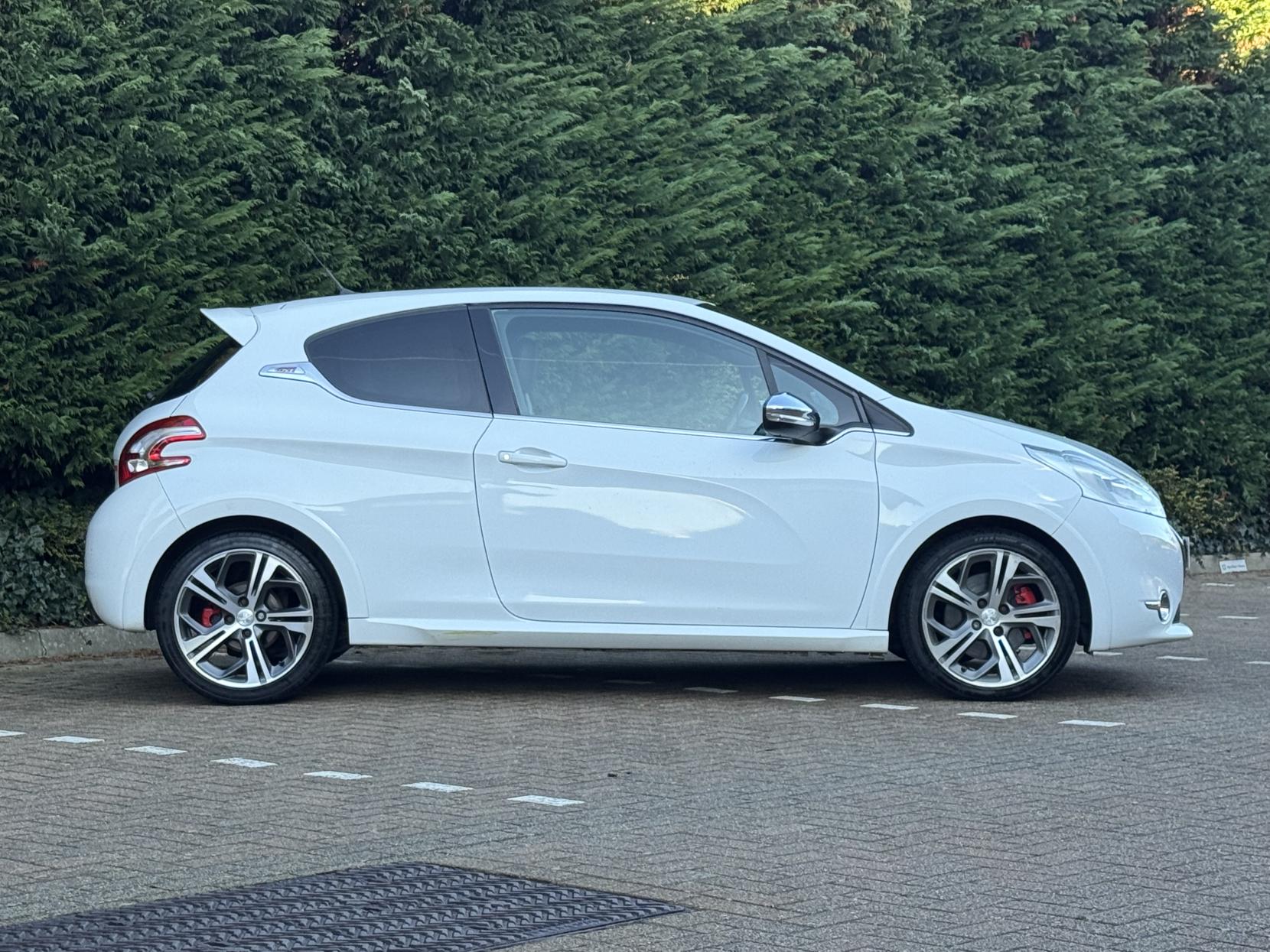 Peugeot 208 1.6 THP GTi Hatchback 3dr Petrol Manual Euro 5 (200 ps)