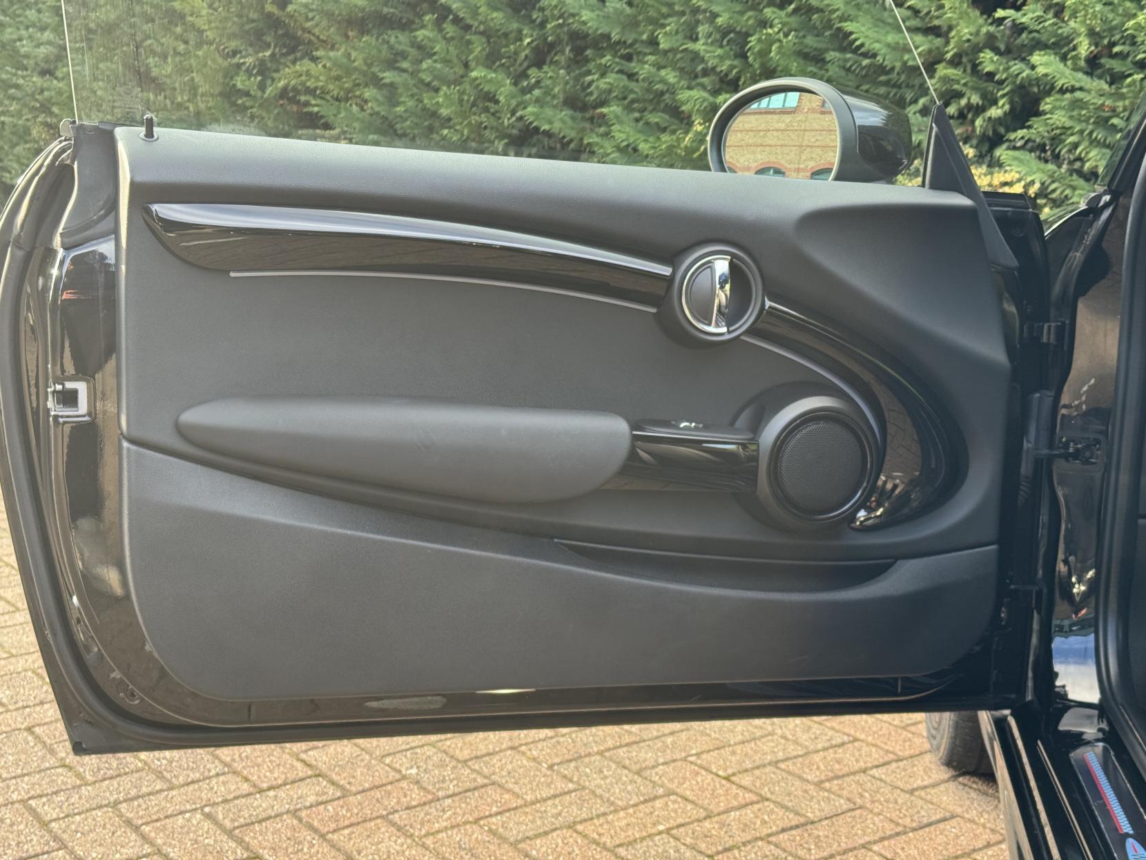 MINI Hatch 2.0 Cooper S Sport Hatchback 3dr Petrol Manual Euro 6 (s/s) (178 ps)