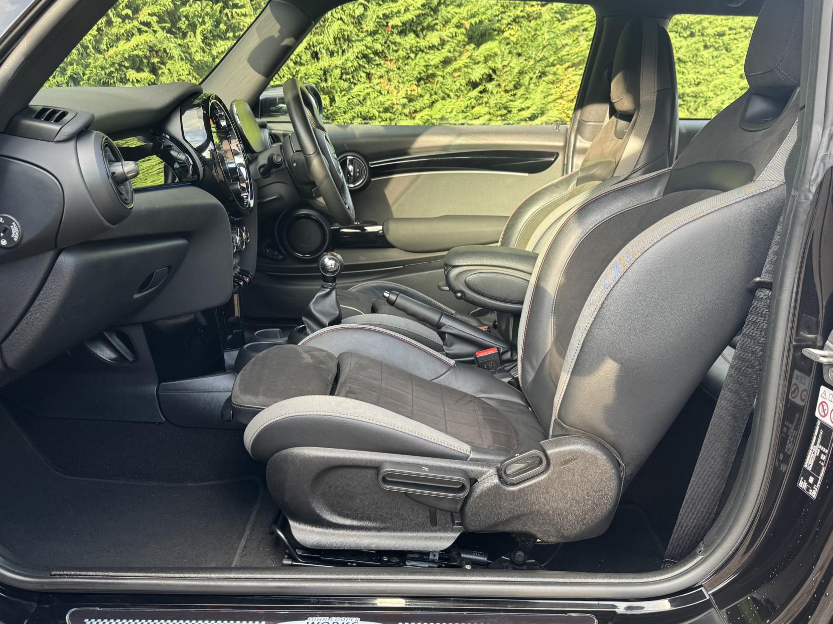 MINI Hatch 2.0 Cooper S Sport Hatchback 3dr Petrol Manual Euro 6 (s/s) (178 ps)