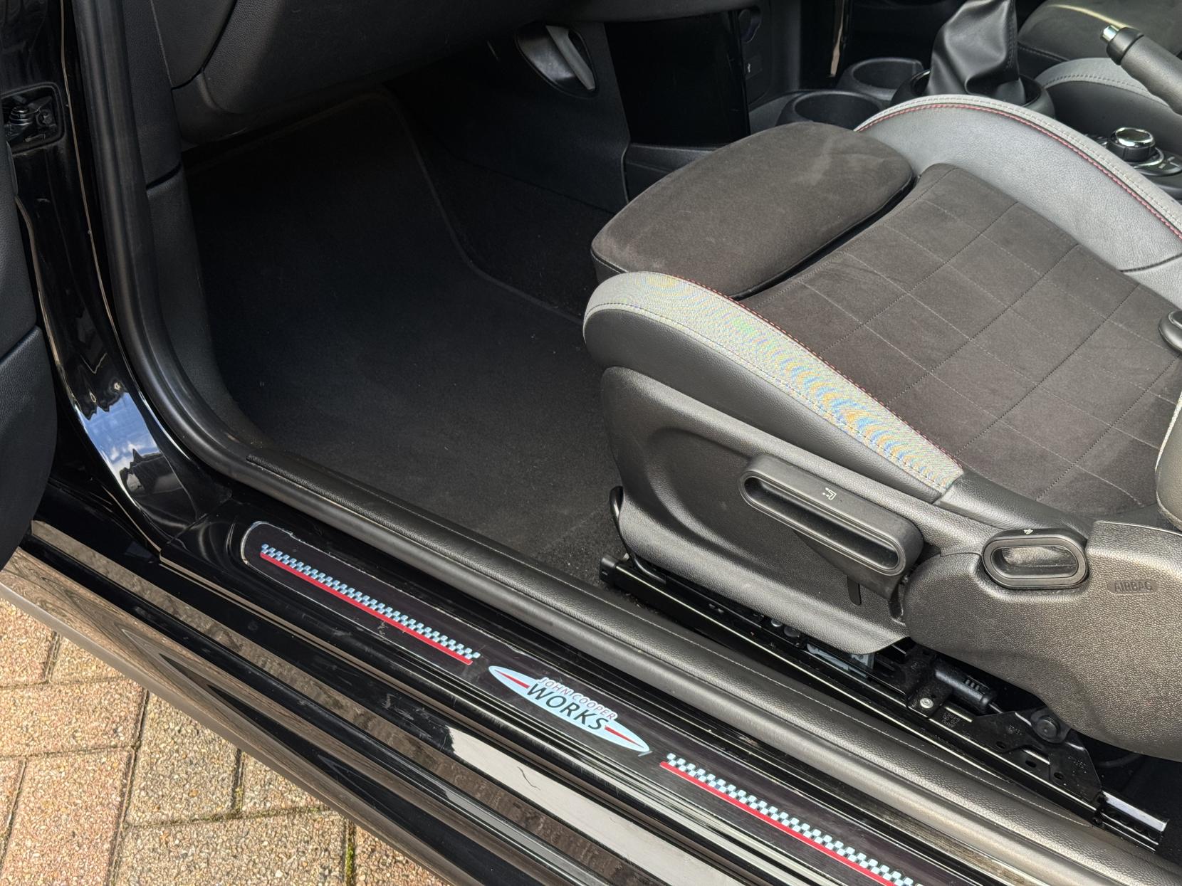 MINI Hatch 2.0 Cooper S Sport Hatchback 3dr Petrol Manual Euro 6 (s/s) (178 ps)