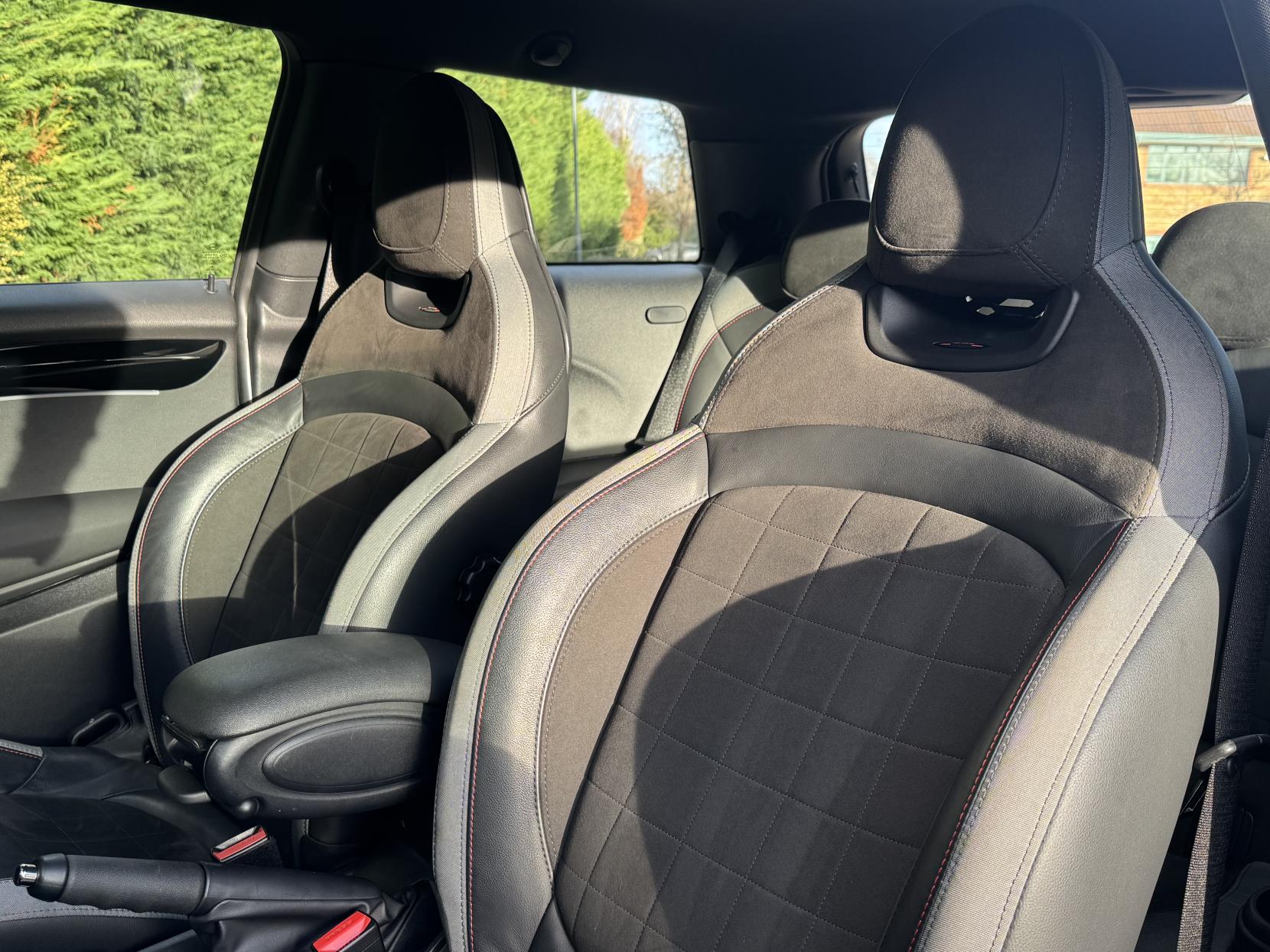 MINI Hatch 2.0 Cooper S Sport Hatchback 3dr Petrol Manual Euro 6 (s/s) (178 ps)