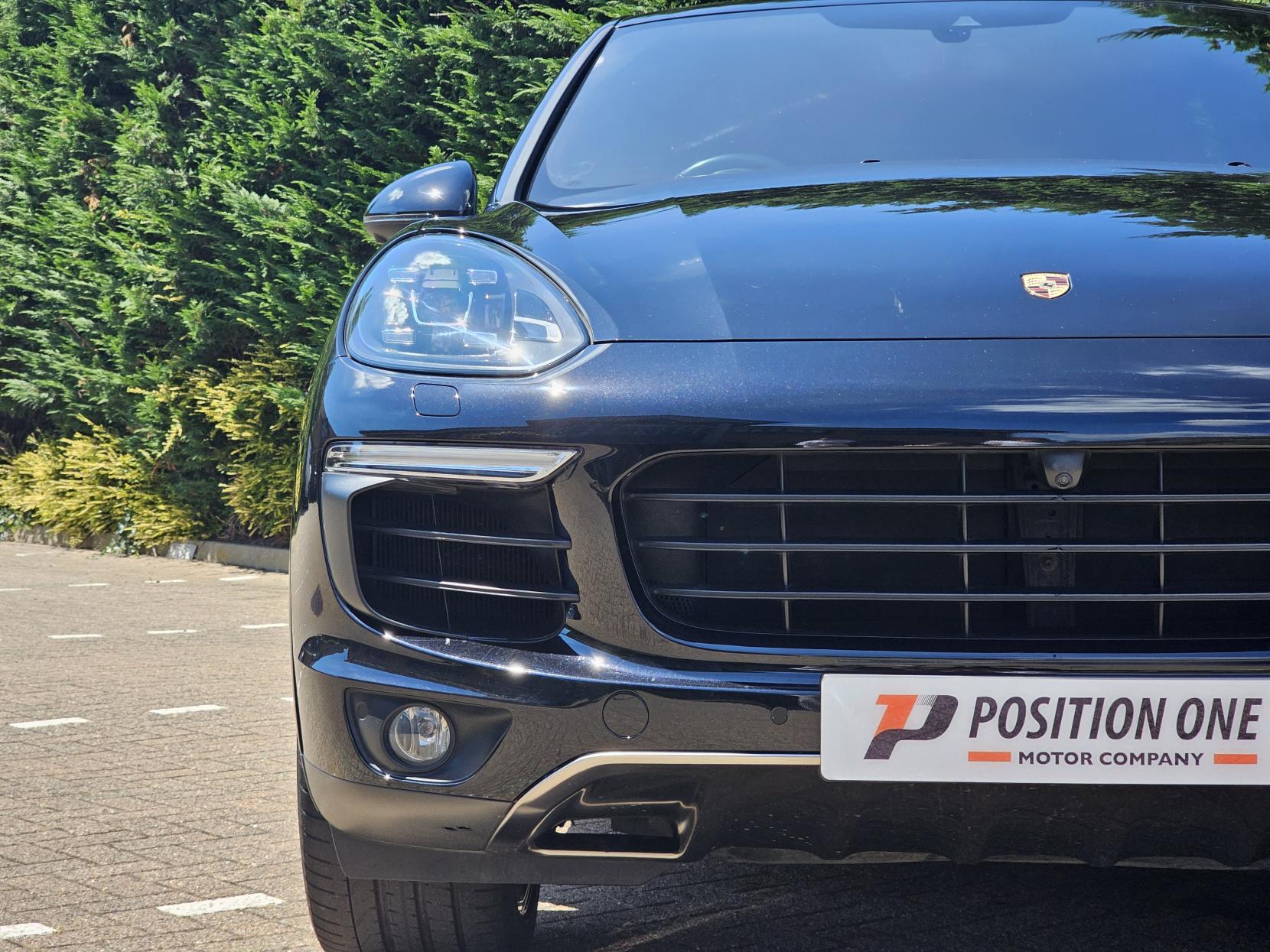 Porsche Cayenne 3.0 V6 E-Hybrid S Platinum Edition SUV 5dr Petrol Plug-in Hybrid TiptronicS 4WD Euro 6 (s/s) (416 ps)