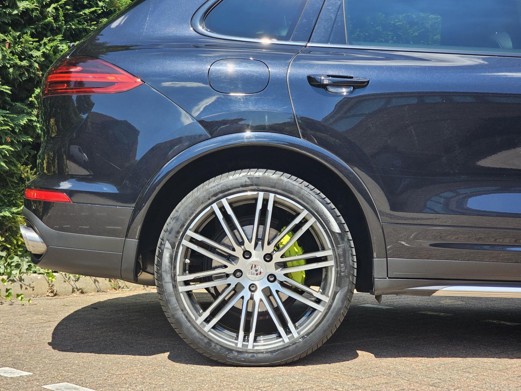Porsche Cayenne 3.0 V6 E-Hybrid S Platinum Edition SUV 5dr Petrol Plug-in Hybrid TiptronicS 4WD Euro 6 (s/s) (416 ps)