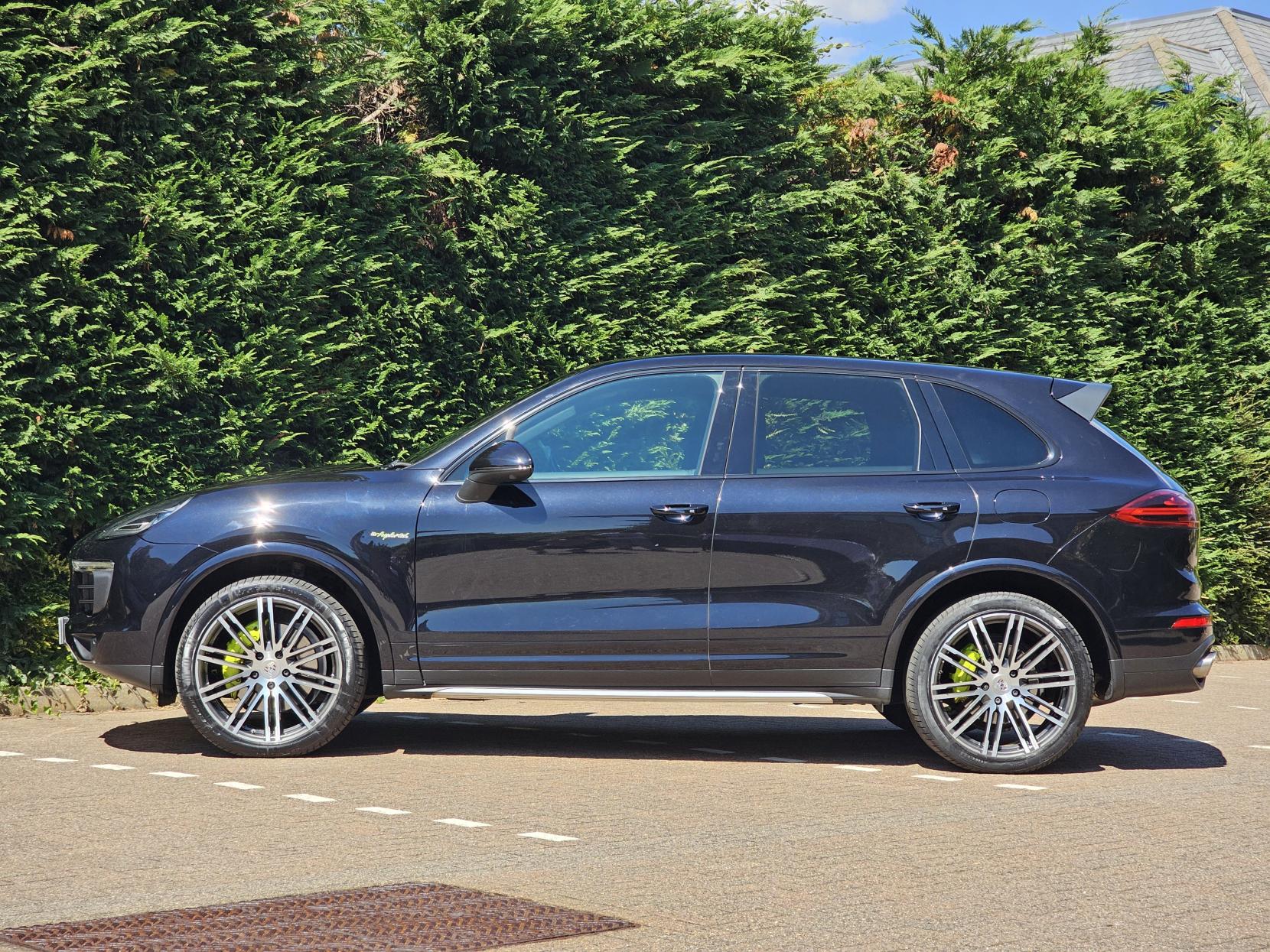 Porsche Cayenne 3.0 V6 E-Hybrid S Platinum Edition SUV 5dr Petrol Plug-in Hybrid TiptronicS 4WD Euro 6 (s/s) (416 ps)