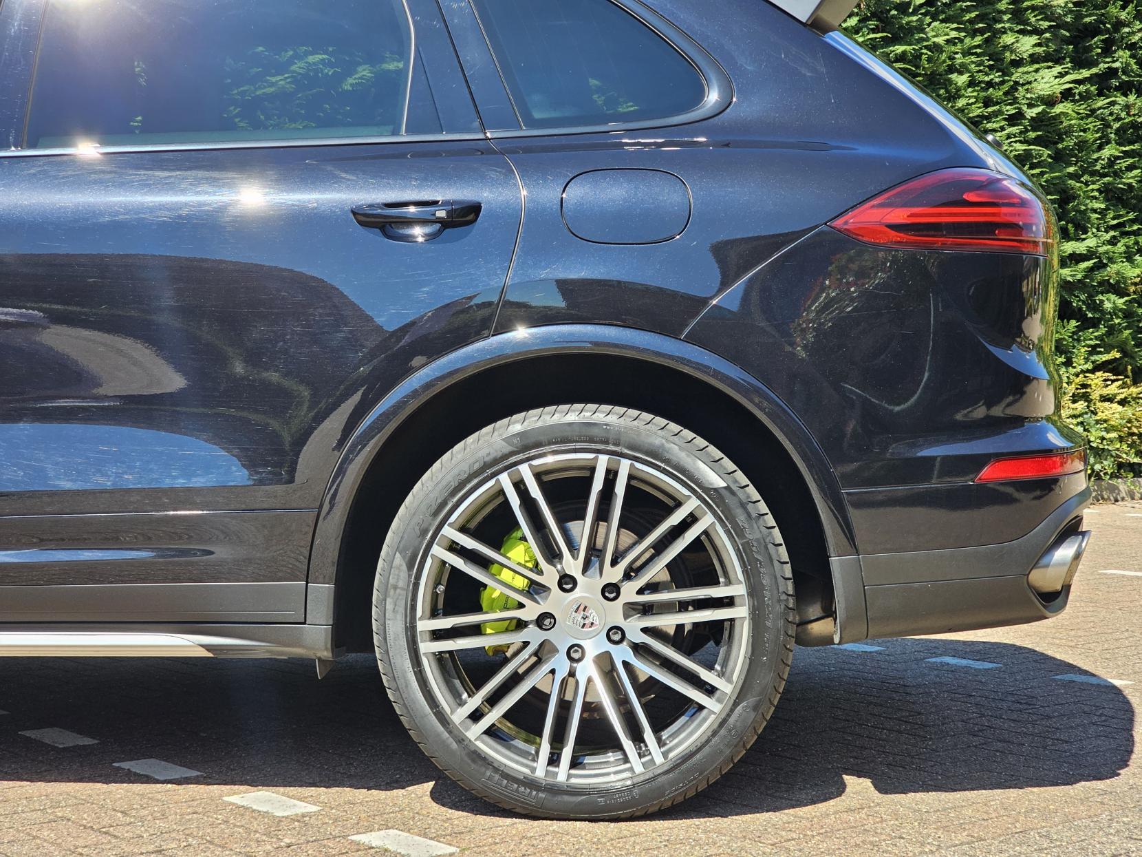 Porsche Cayenne 3.0 V6 E-Hybrid S Platinum Edition SUV 5dr Petrol Plug-in Hybrid TiptronicS 4WD Euro 6 (s/s) (416 ps)