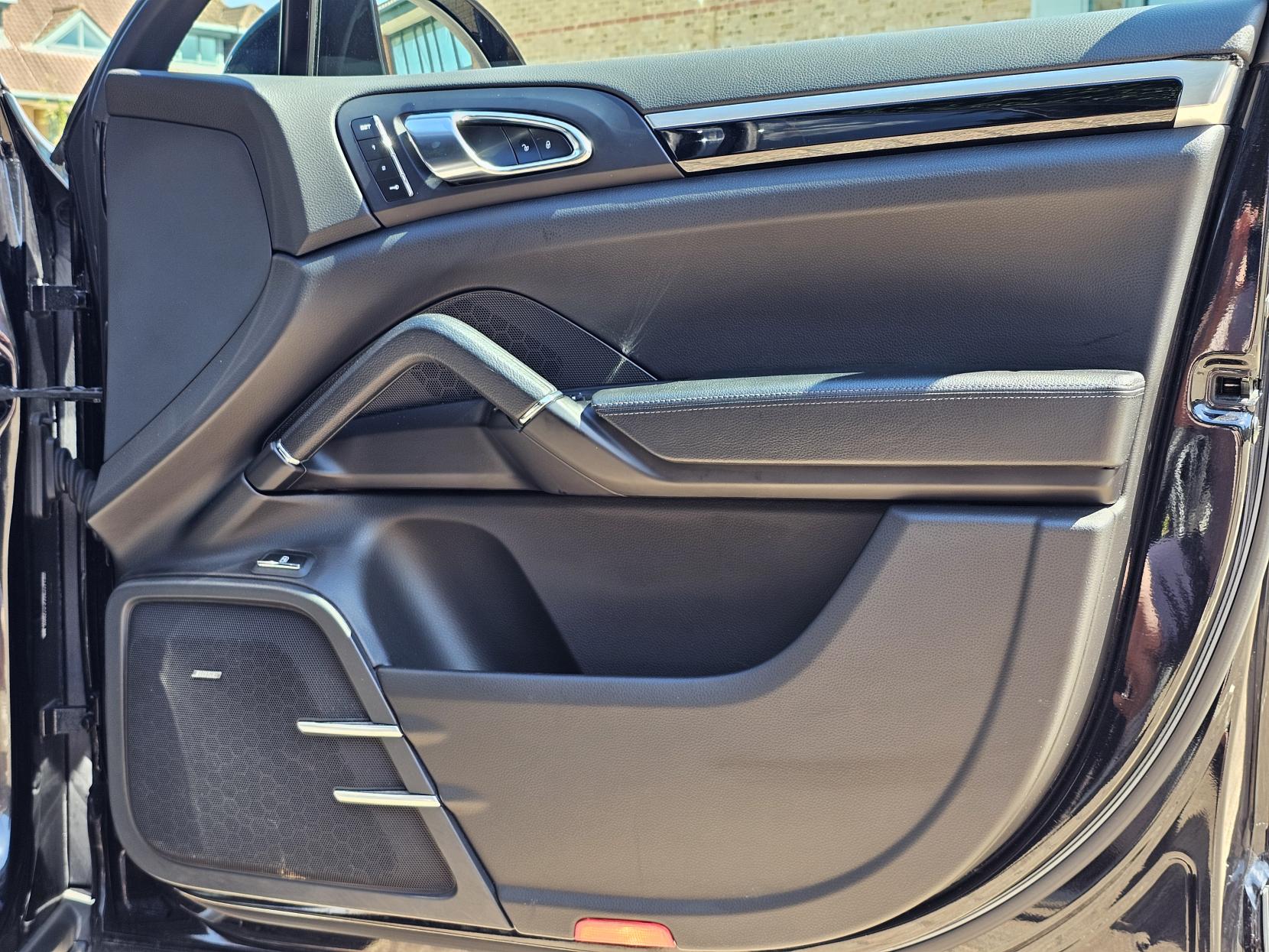 Porsche Cayenne 3.0 V6 E-Hybrid S Platinum Edition SUV 5dr Petrol Plug-in Hybrid TiptronicS 4WD Euro 6 (s/s) (416 ps)
