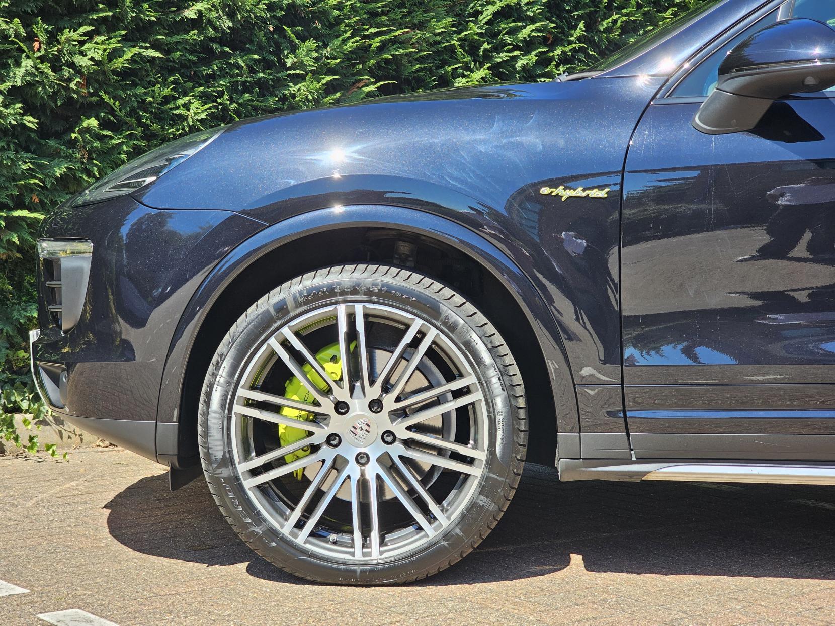 Porsche Cayenne 3.0 V6 E-Hybrid S Platinum Edition SUV 5dr Petrol Plug-in Hybrid TiptronicS 4WD Euro 6 (s/s) (416 ps)