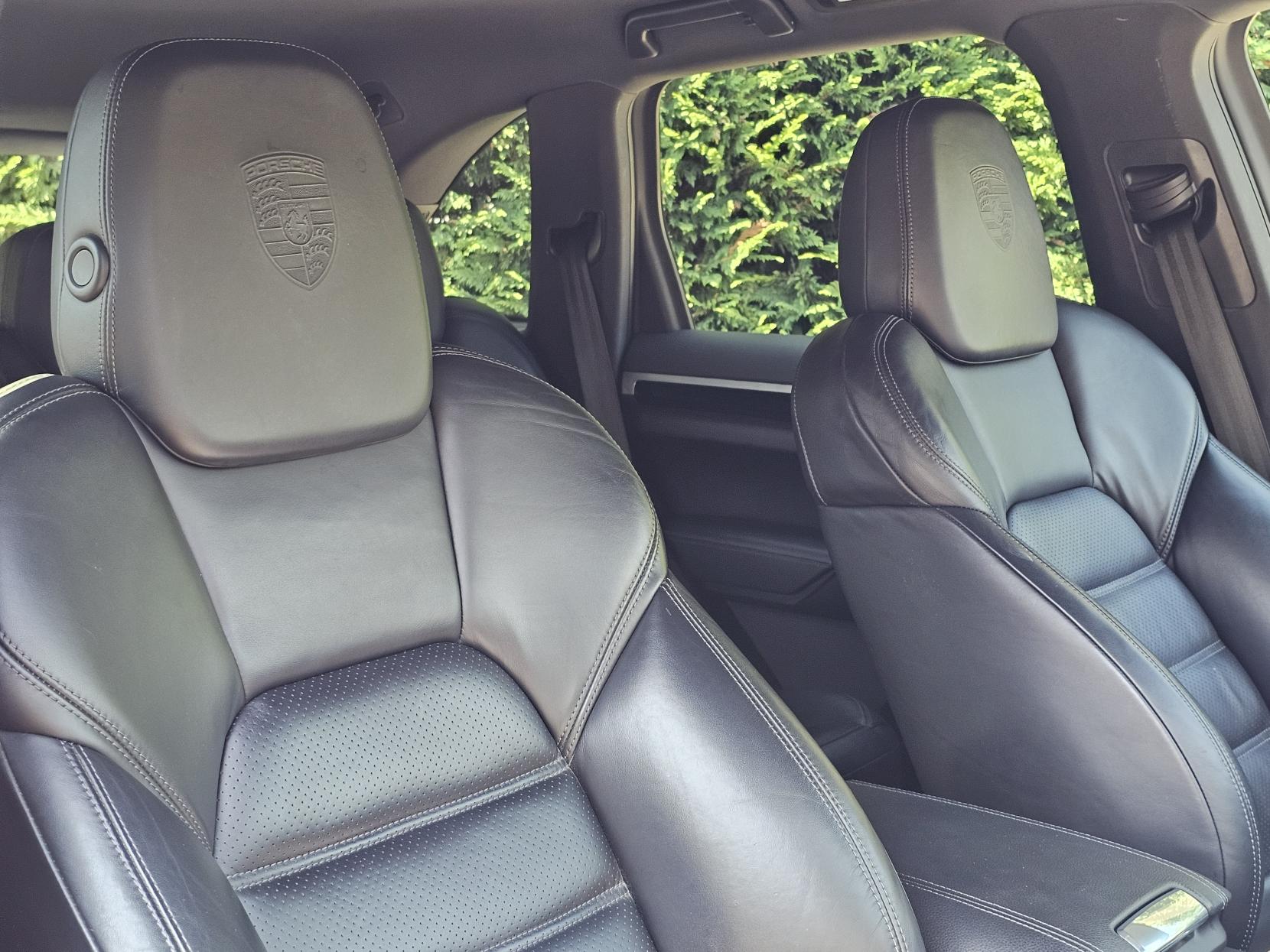 Porsche Cayenne 3.0 V6 E-Hybrid S Platinum Edition SUV 5dr Petrol Plug-in Hybrid TiptronicS 4WD Euro 6 (s/s) (416 ps)