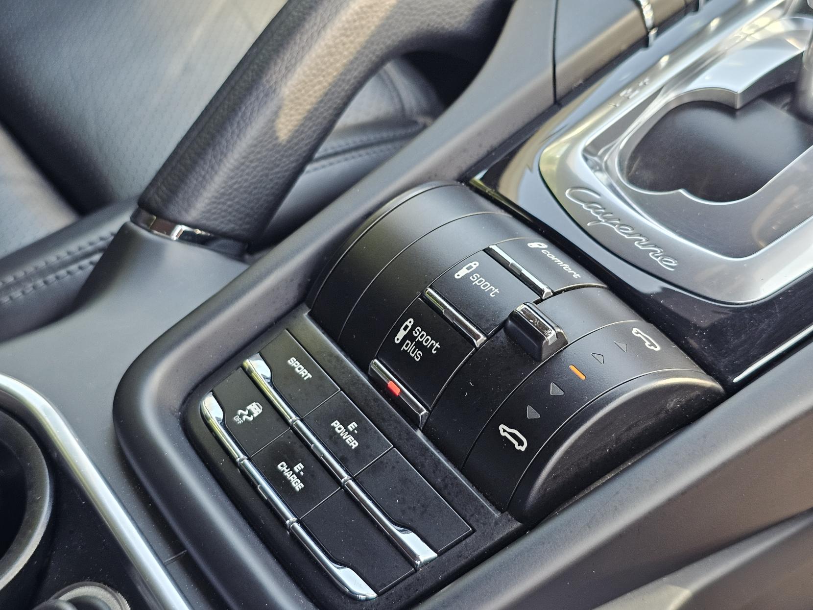 Porsche Cayenne 3.0 V6 E-Hybrid S Platinum Edition SUV 5dr Petrol Plug-in Hybrid TiptronicS 4WD Euro 6 (s/s) (416 ps)