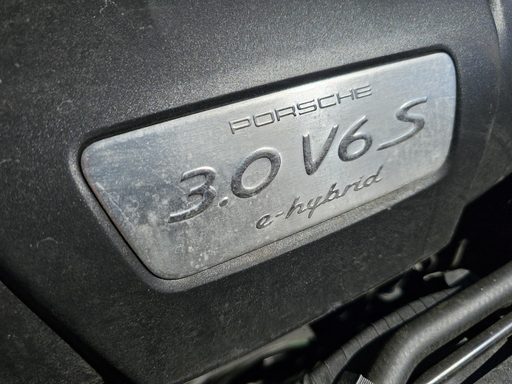 Porsche Cayenne 3.0 V6 E-Hybrid S Platinum Edition SUV 5dr Petrol Plug-in Hybrid TiptronicS 4WD Euro 6 (s/s) (416 ps)