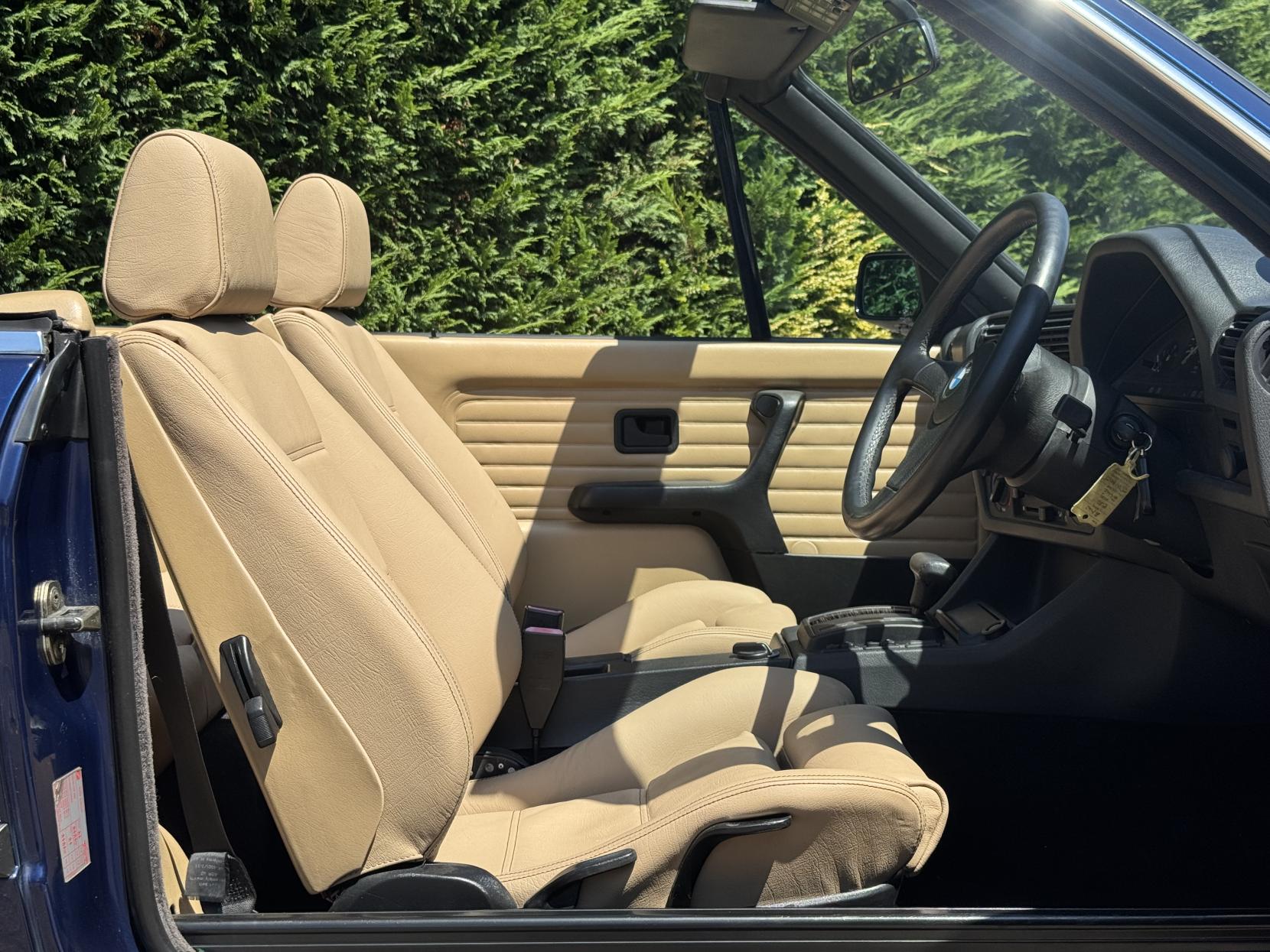 BMW 3 Series 2.5 325i Convertible 2dr Petrol Automatic (192 bhp)