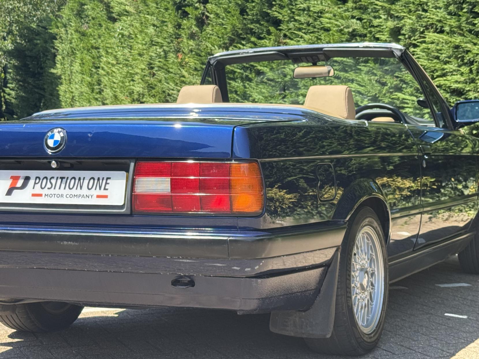 BMW 3 Series 2.5 325i Convertible 2dr Petrol Automatic (192 bhp)