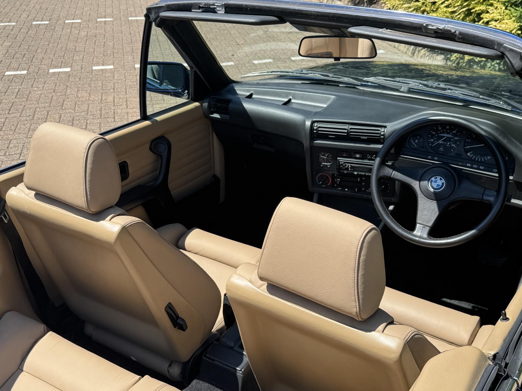 BMW 3 Series 2.5 325i Convertible 2dr Petrol Automatic (192 bhp)