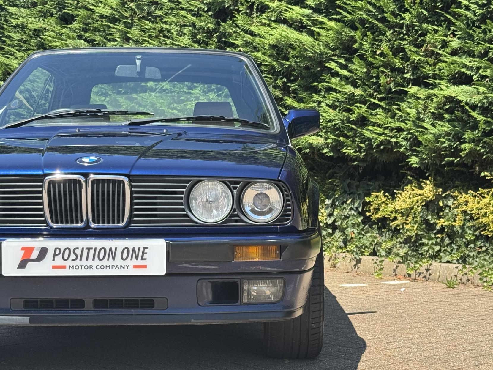 BMW 3 Series 2.5 325i Convertible 2dr Petrol Automatic (192 bhp)