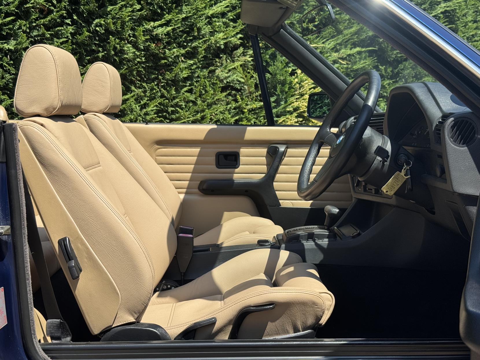 BMW 3 Series 2.5 325i Convertible 2dr Petrol Automatic (192 bhp)