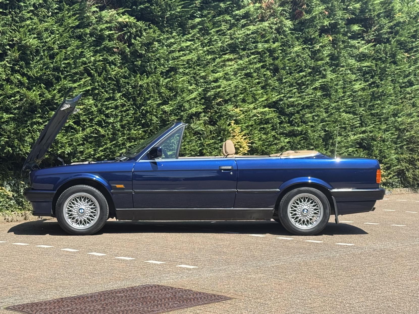 BMW 3 Series 2.5 325i Convertible 2dr Petrol Automatic (192 bhp)