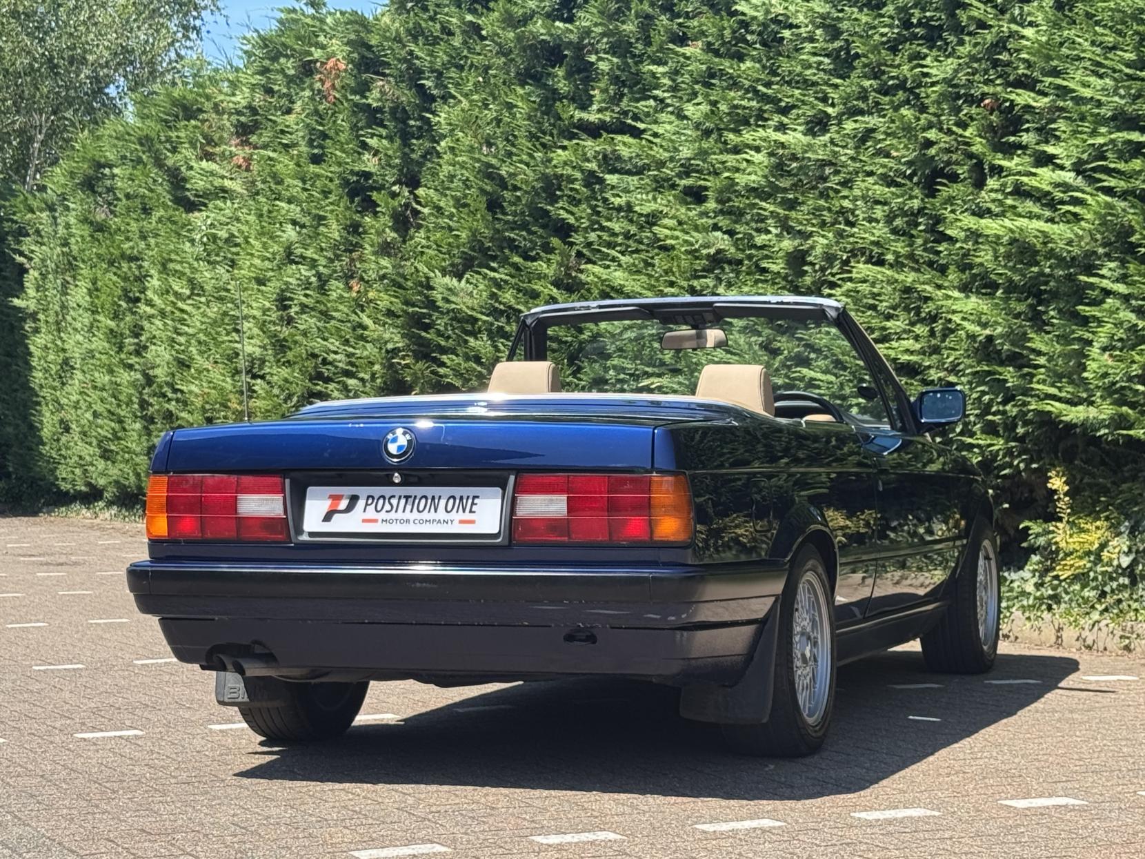 BMW 3 Series 2.5 325i Convertible 2dr Petrol Automatic (192 bhp)