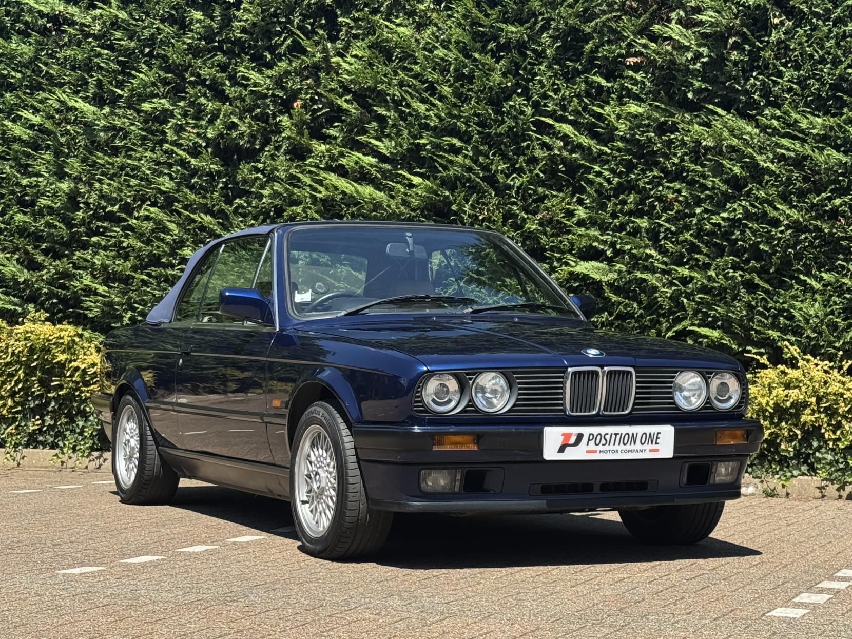 BMW 3 Series 2.5 325i Convertible 2dr Petrol Automatic (192 bhp)