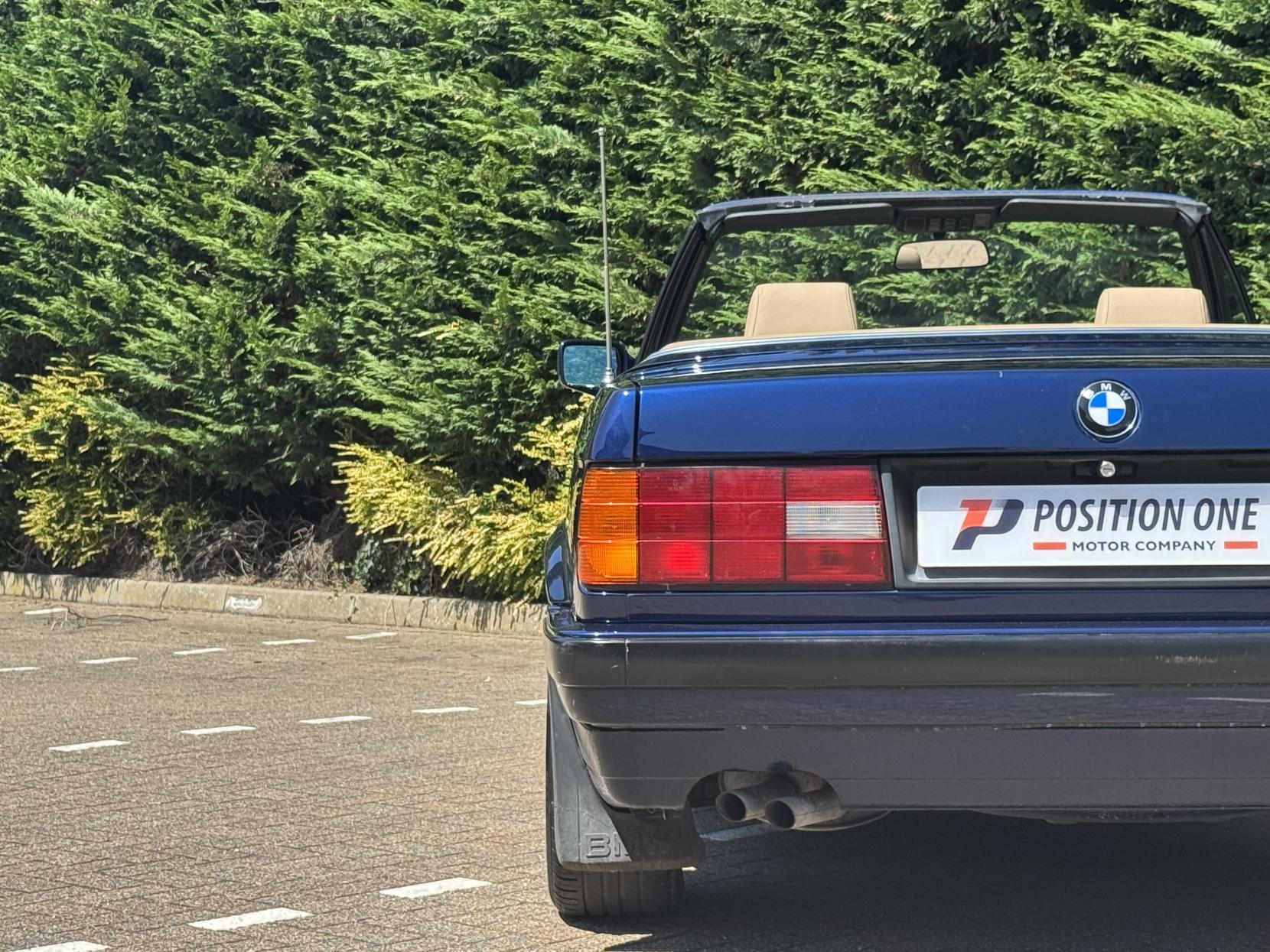 BMW 3 Series 2.5 325i Convertible 2dr Petrol Automatic (192 bhp)