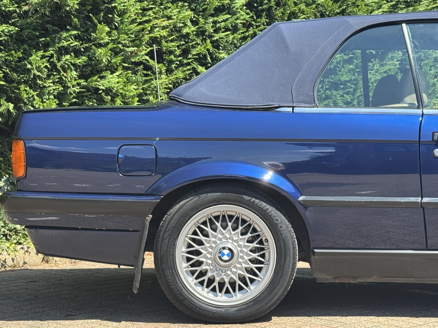 BMW 3 Series 2.5 325i Convertible 2dr Petrol Automatic (192 bhp)