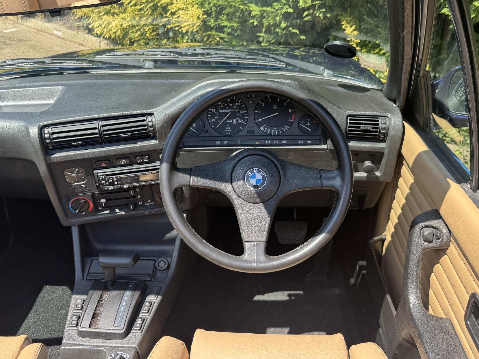 BMW 3 Series 2.5 325i Convertible 2dr Petrol Automatic (192 bhp)