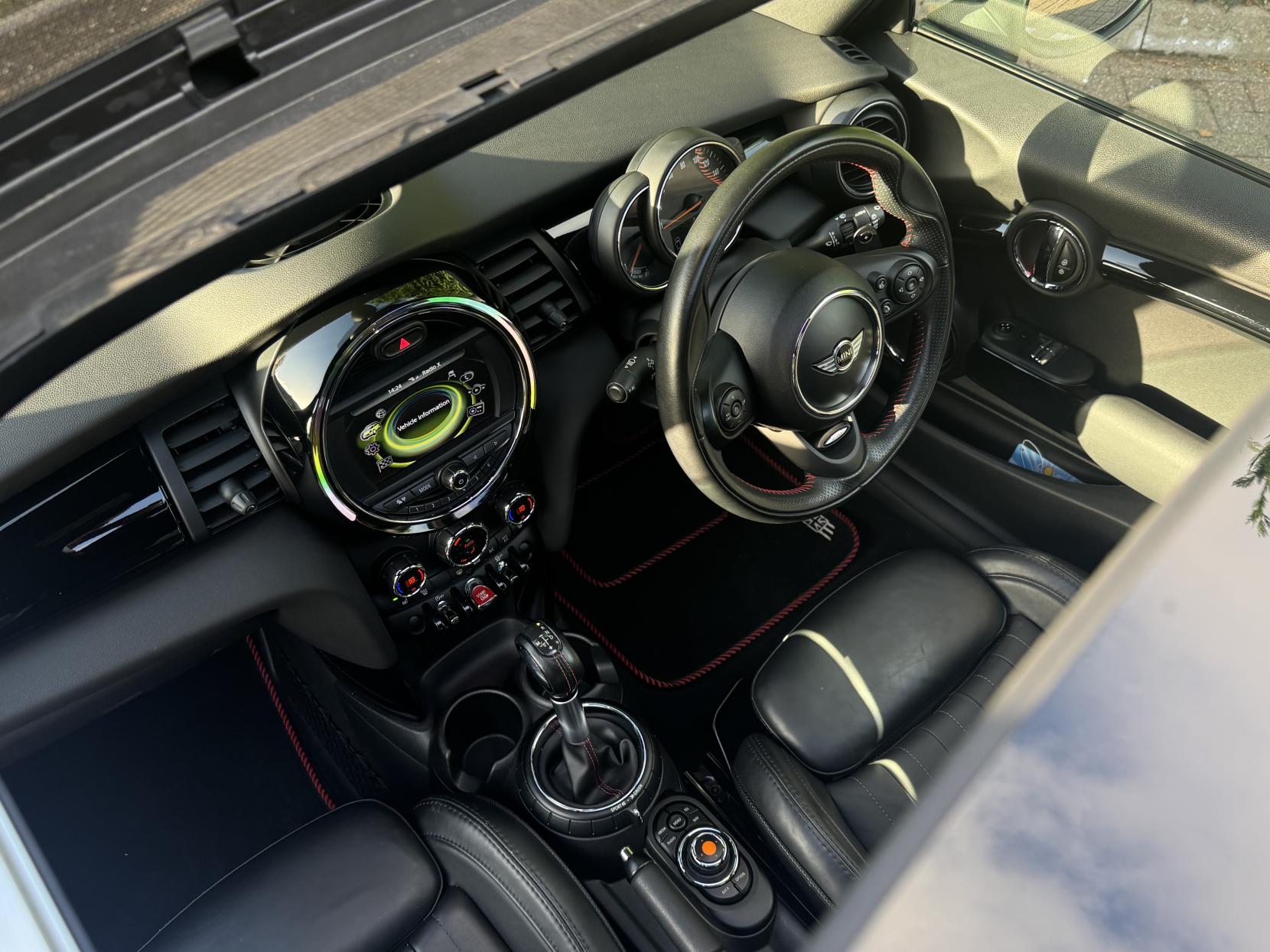 MINI Hatch 2.0 Cooper S Hatchback 3dr Petrol Auto Euro 6 (s/s) (192 ps)