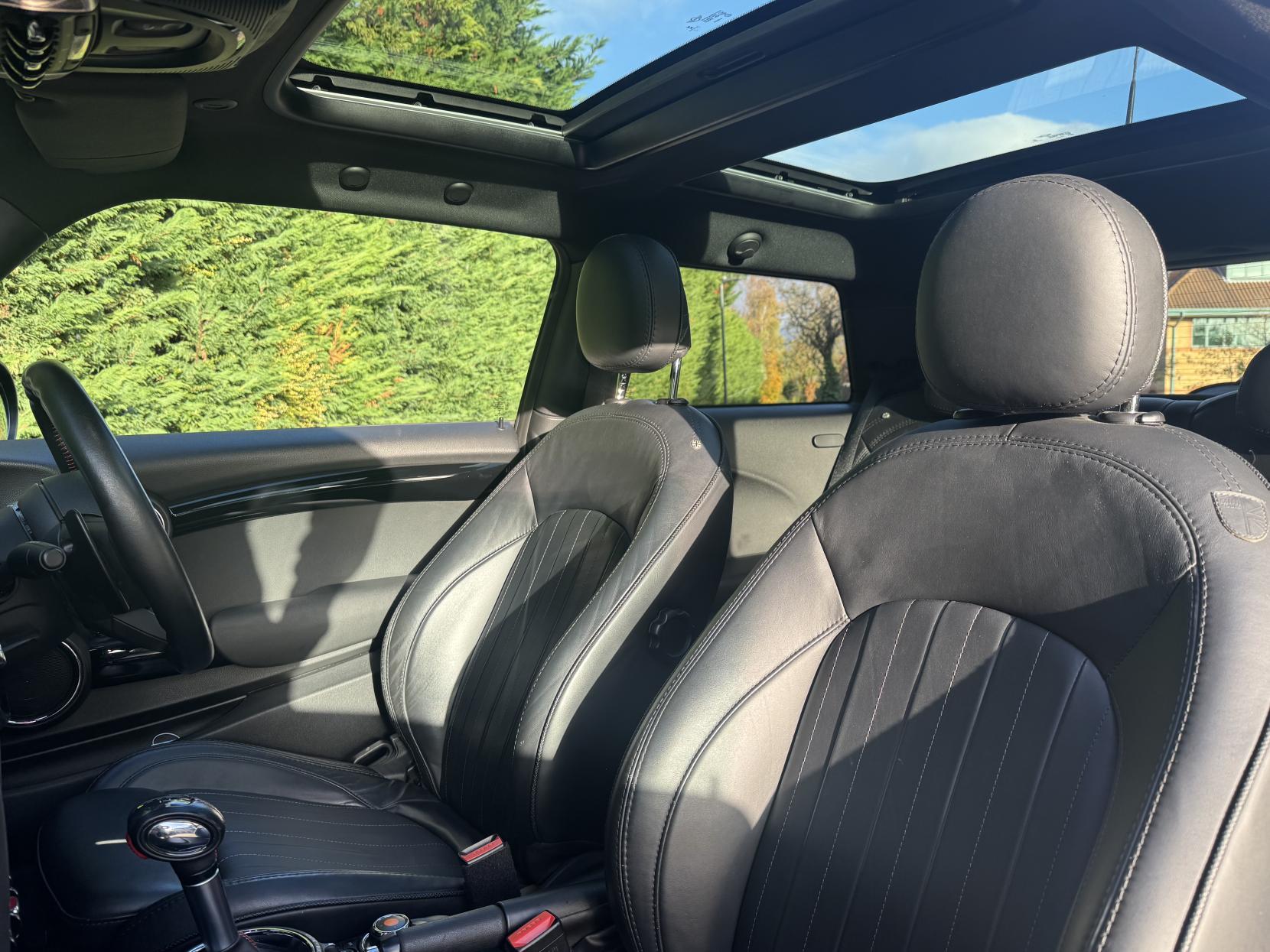 MINI Hatch 2.0 Cooper S Hatchback 3dr Petrol Auto Euro 6 (s/s) (192 ps)