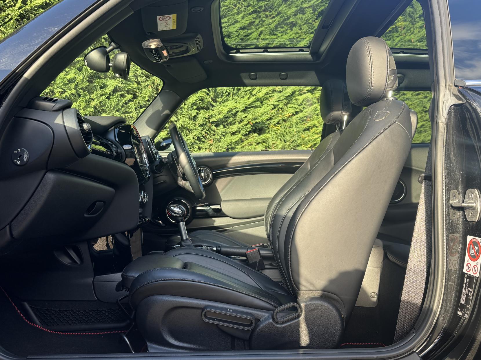 MINI Hatch 2.0 Cooper S Hatchback 3dr Petrol Auto Euro 6 (s/s) (192 ps)