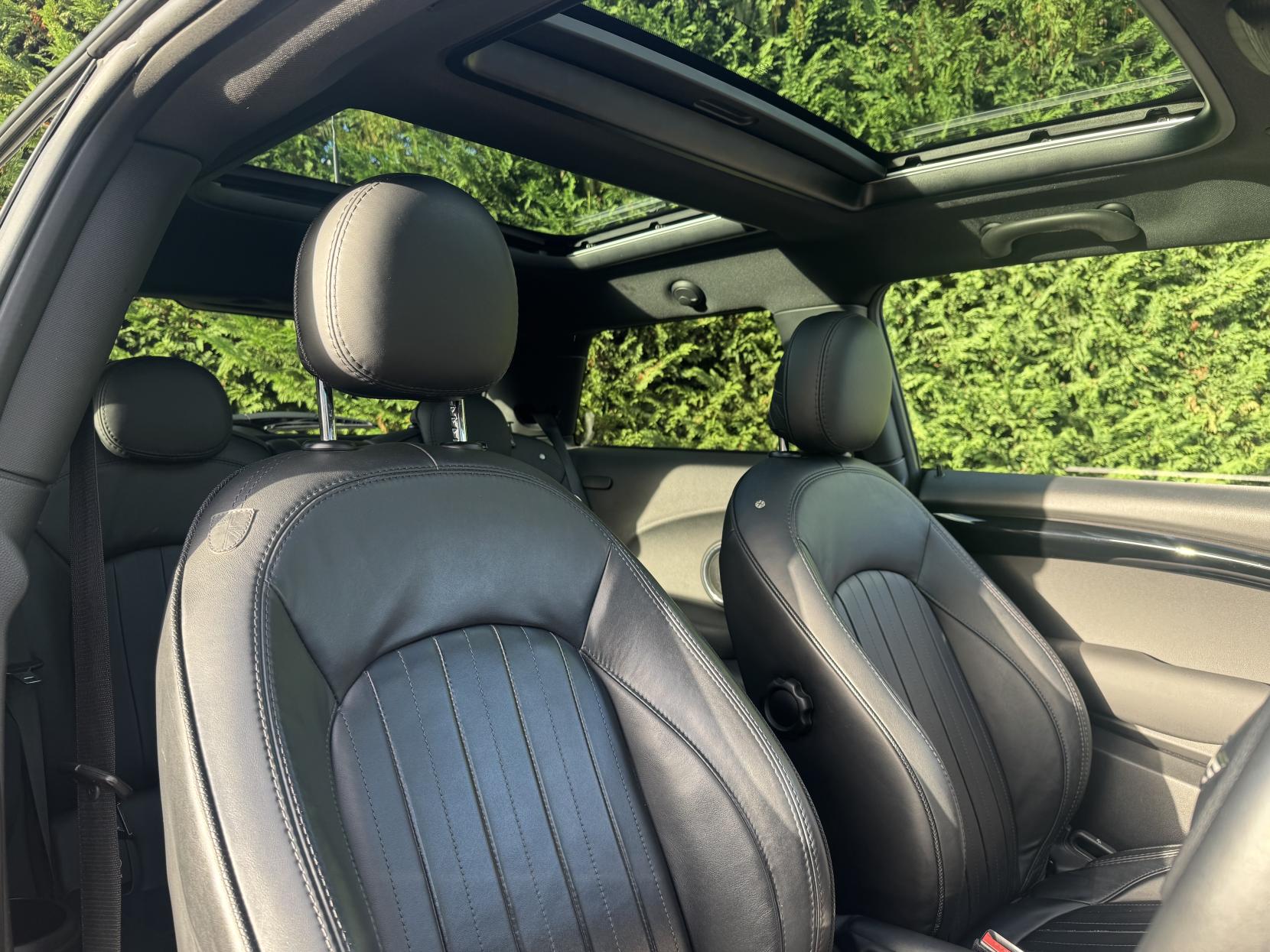 MINI Hatch 2.0 Cooper S Hatchback 3dr Petrol Auto Euro 6 (s/s) (192 ps)