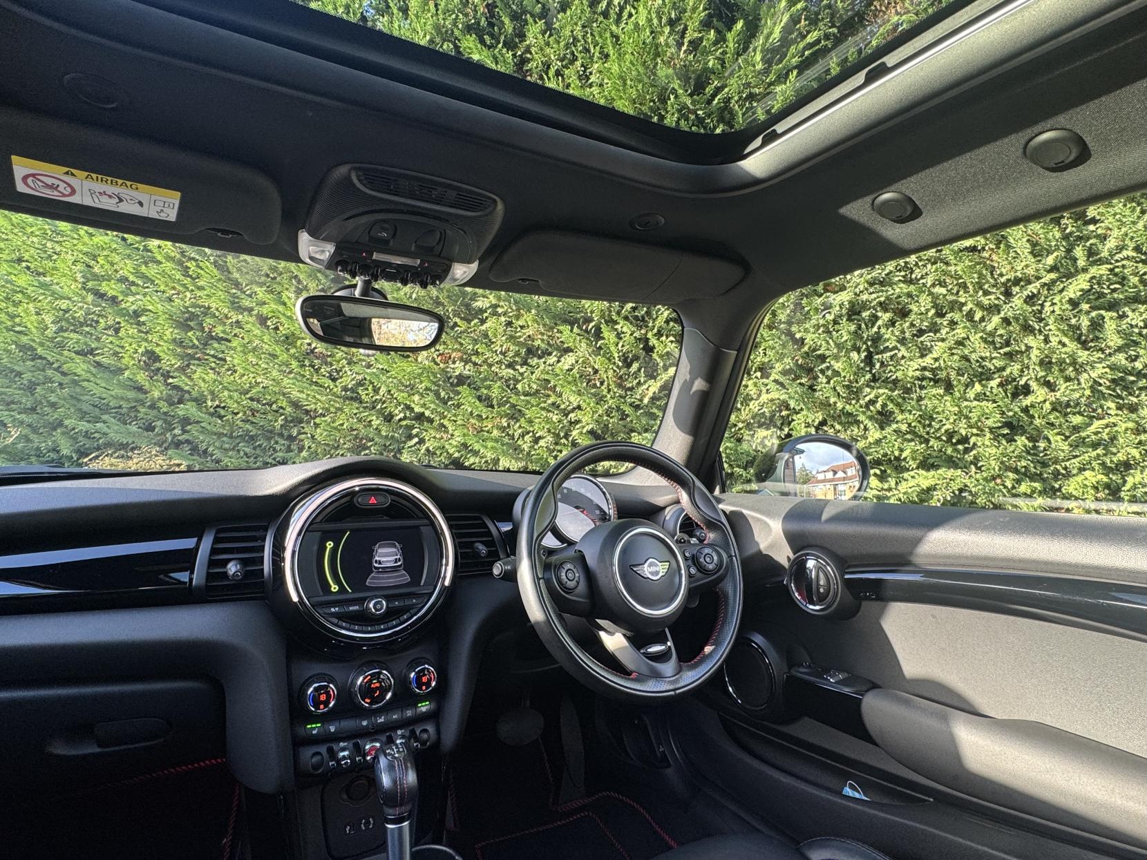 MINI Hatch 2.0 Cooper S Hatchback 3dr Petrol Auto Euro 6 (s/s) (192 ps)