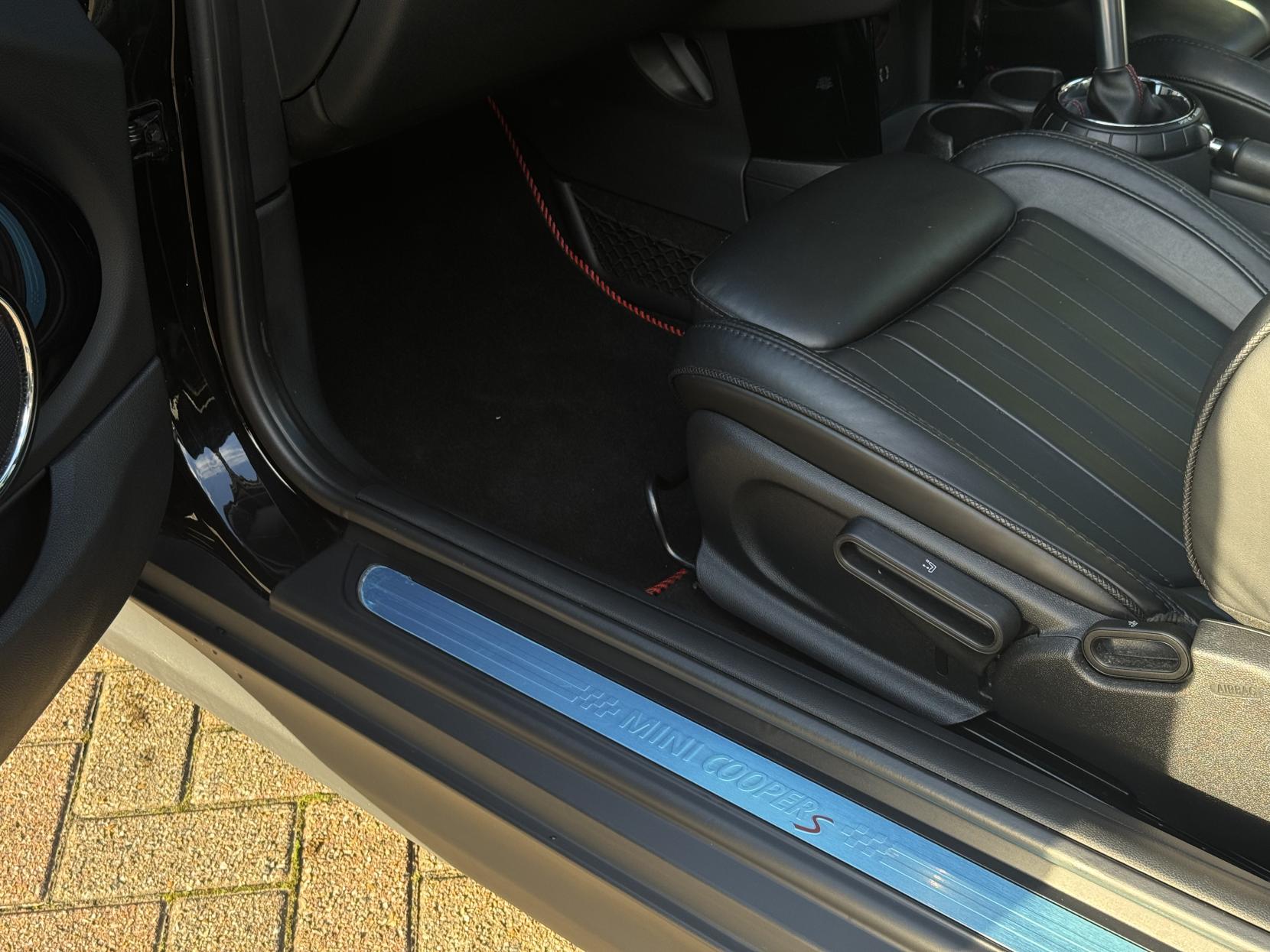 MINI Hatch 2.0 Cooper S Hatchback 3dr Petrol Auto Euro 6 (s/s) (192 ps)