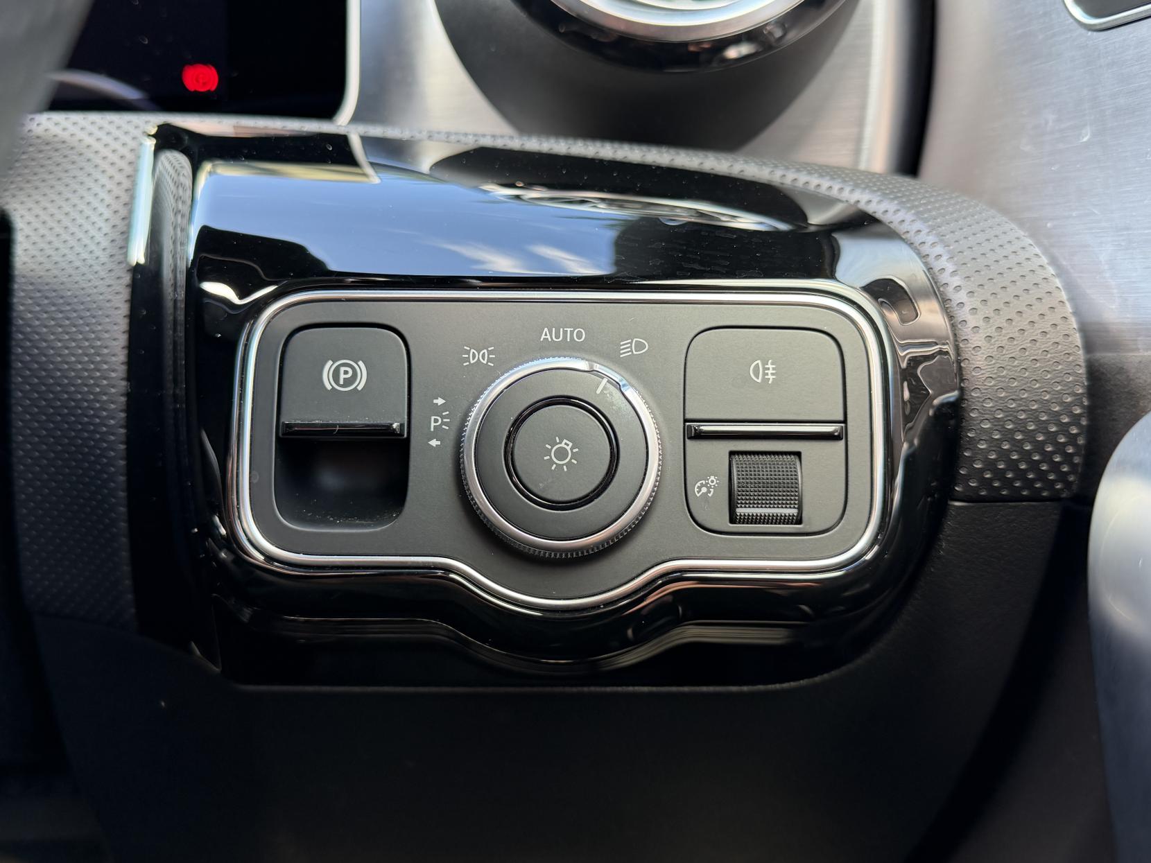 Mercedes-Benz A Class 2.0 A35 AMG (Premium Plus) Hatchback 5dr Petrol SpdS DCT 4MATIC Euro 6 (s/s) (306 ps)